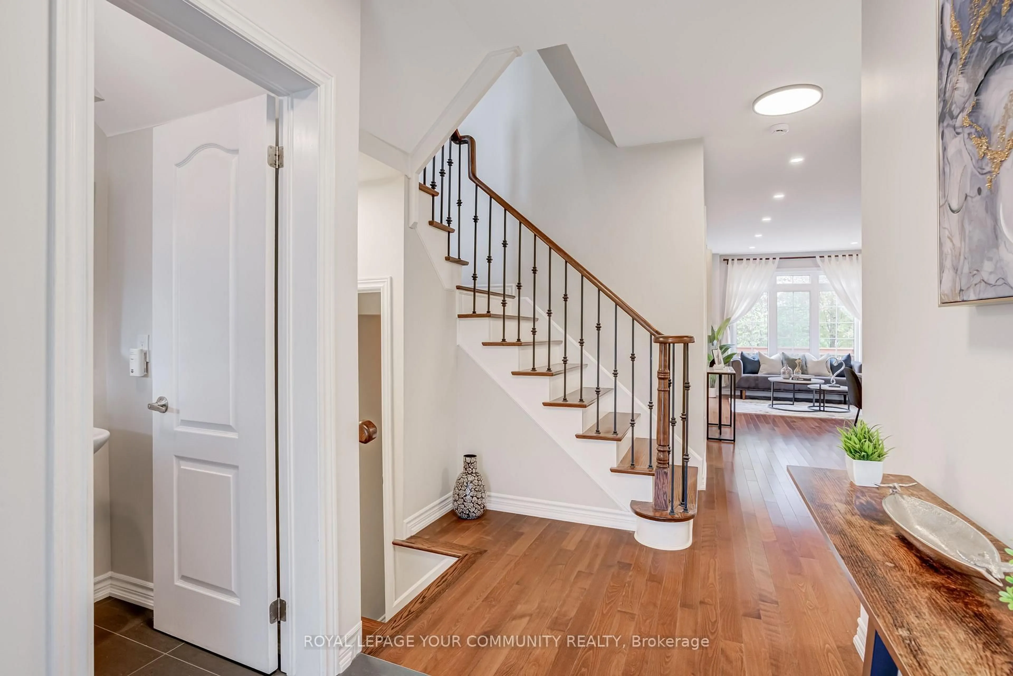 Indoor entryway for 76 Cabernet Rd, Vaughan Ontario L4J 8X7