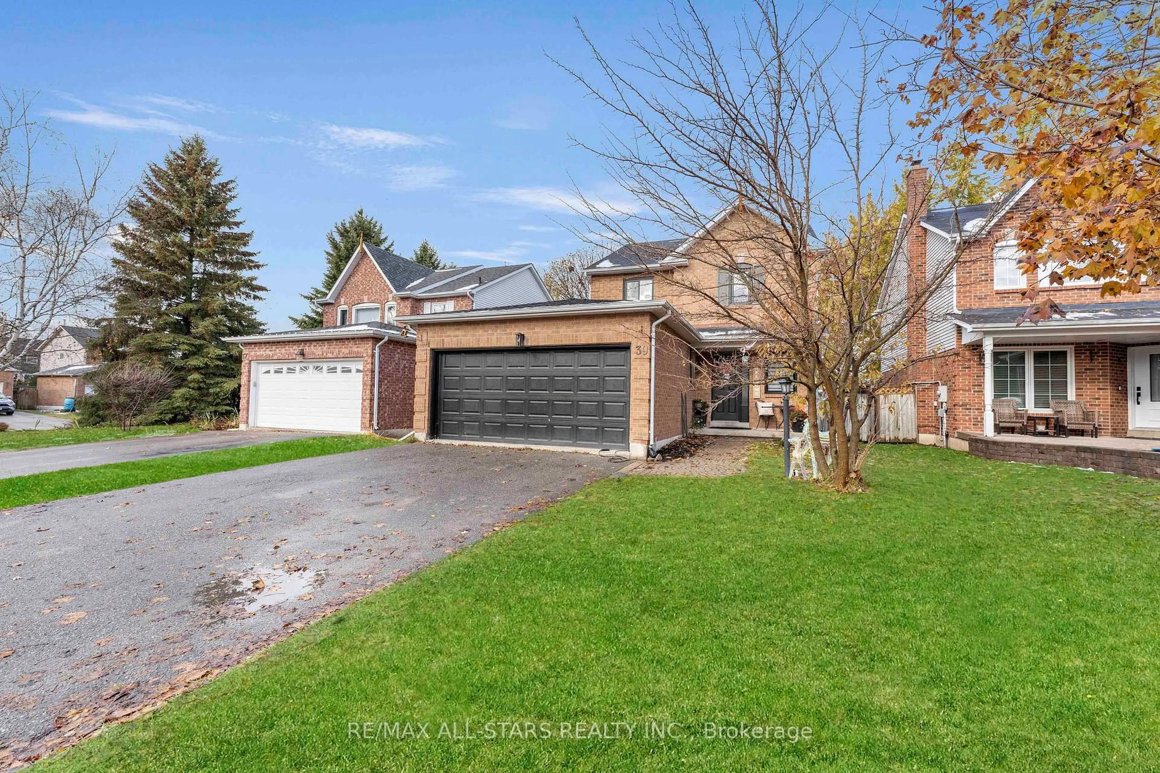 Home with brick exterior material, street for 39 Kyle Cres, Georgina Ontario L4P 3P5