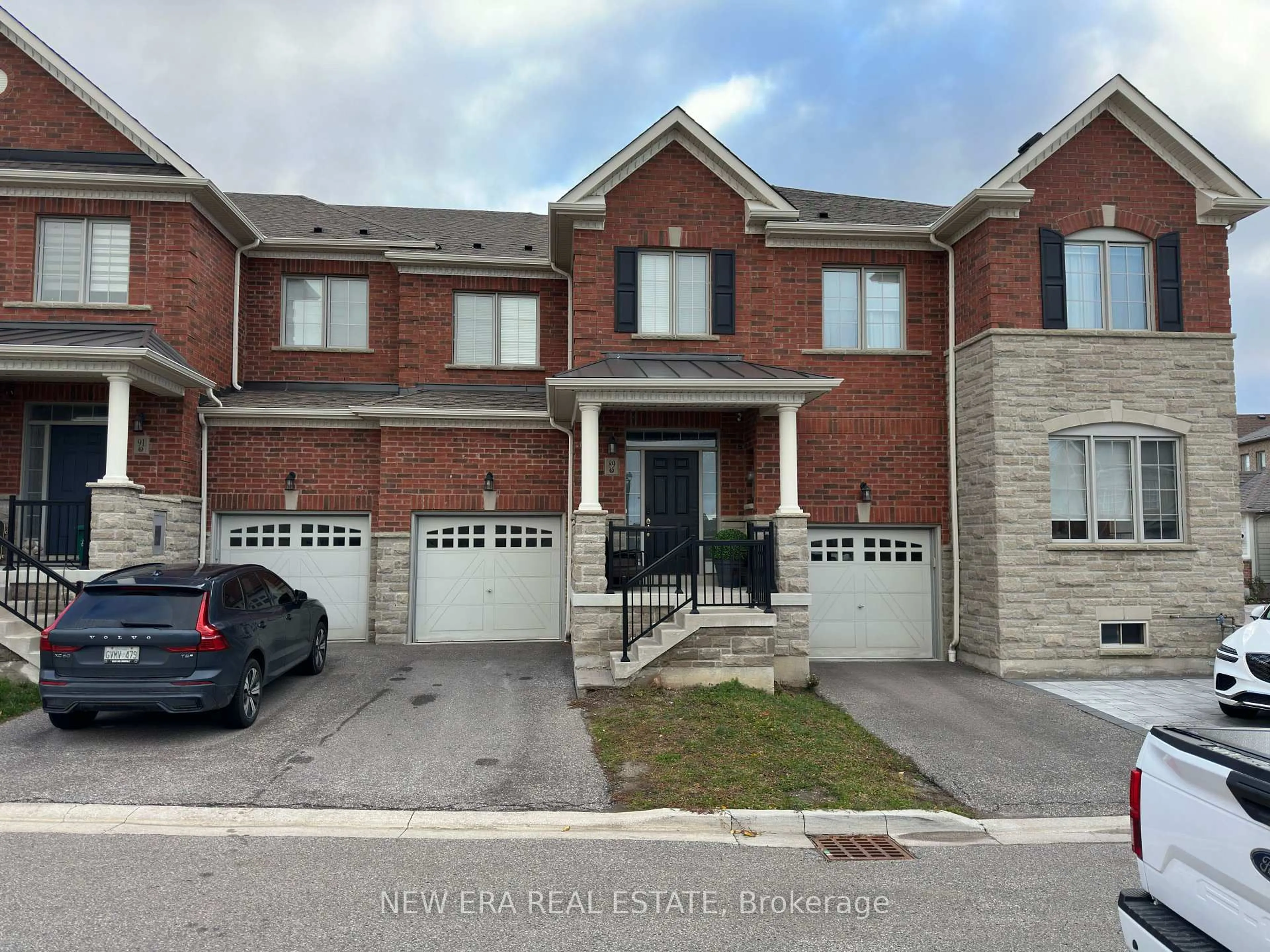 Home with brick exterior material, street for 89 Thornapple Lane, Richmond Hill Ontario L4E 1E7