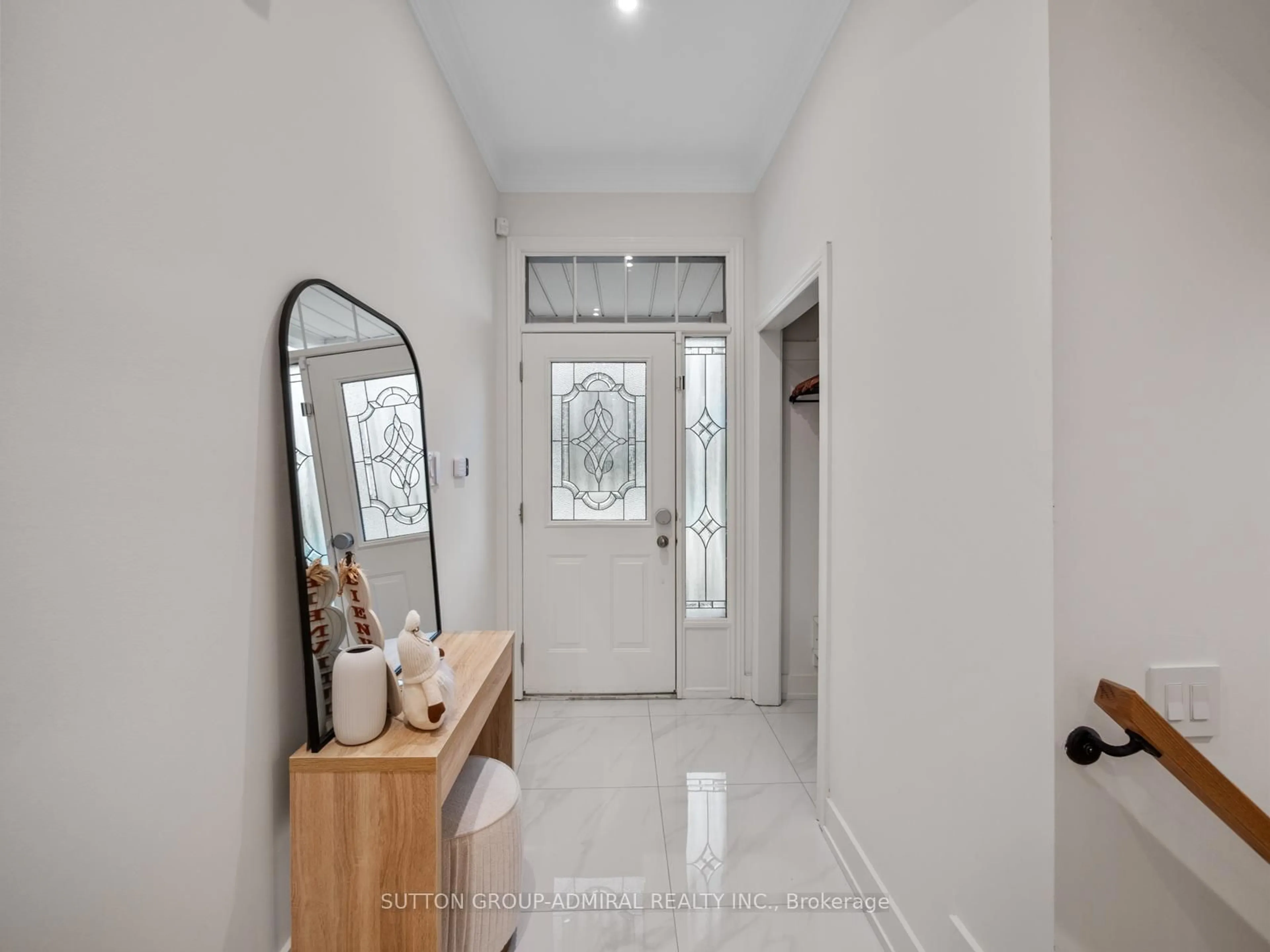 Indoor entryway for 117 Wildberry Cres, Vaughan Ontario L4H 2C4