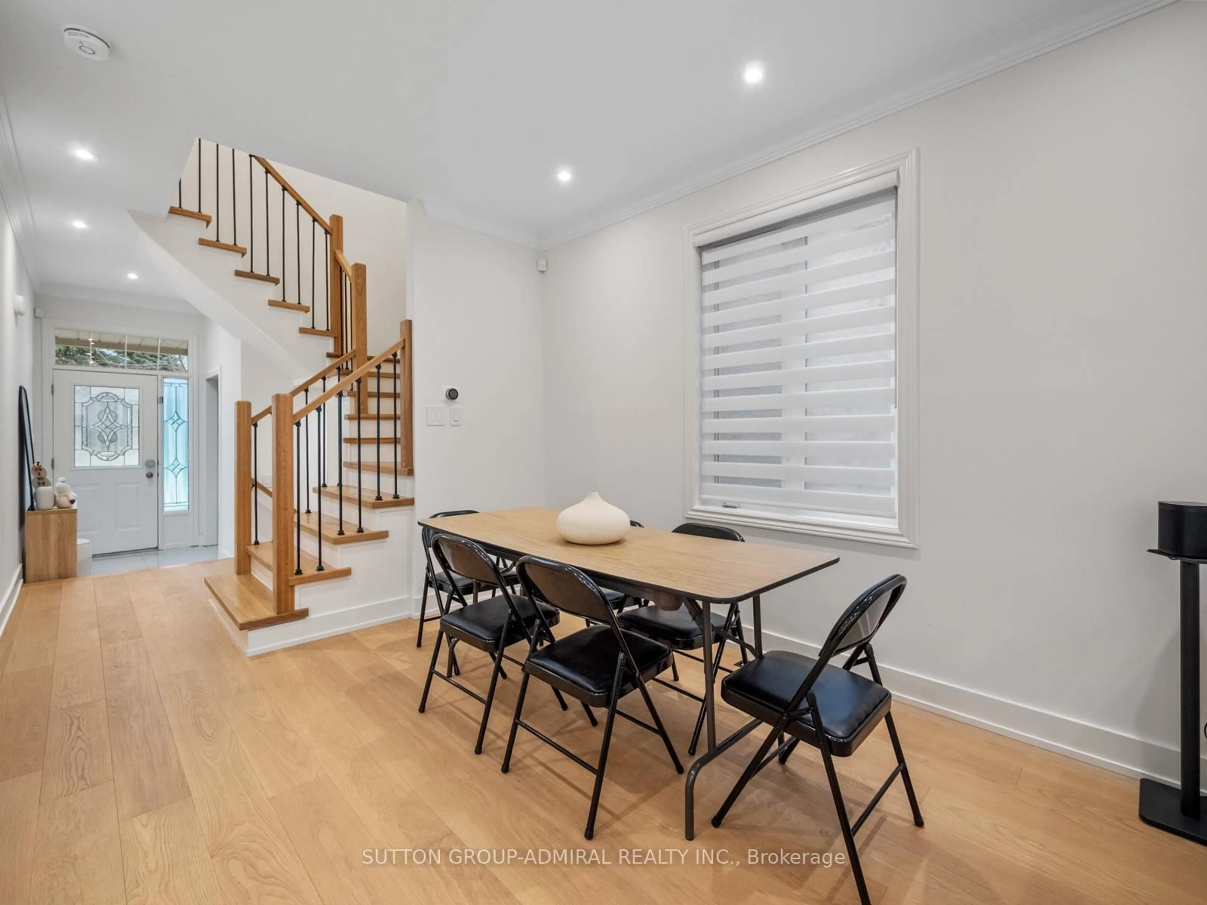 Dining room, wood/laminate floor for 117 Wildberry Cres, Vaughan Ontario L4H 2C4