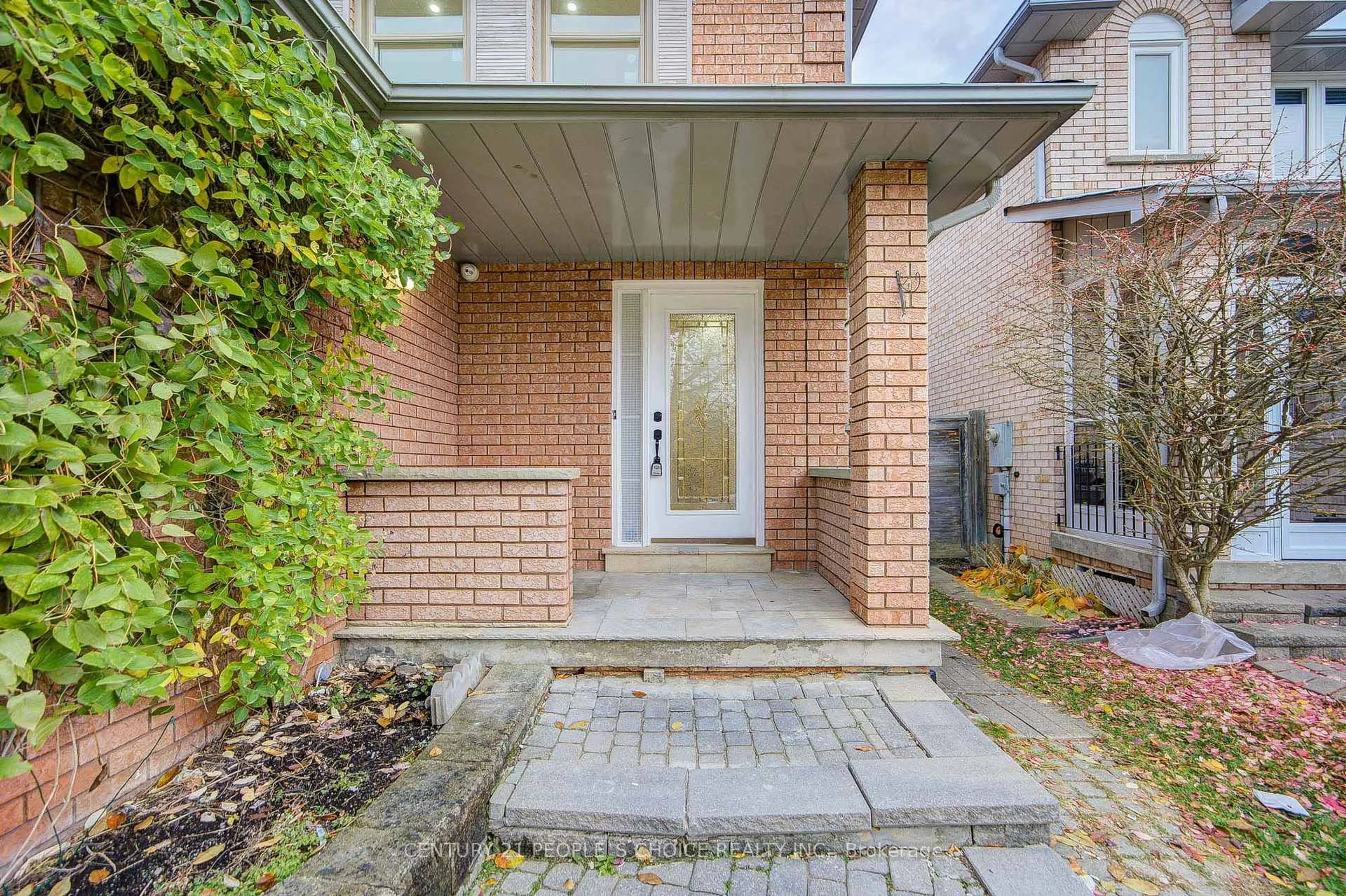 Home with brick exterior material, street for 126 Summitcrest Dr, Richmond Hill Ontario L4S 1A9
