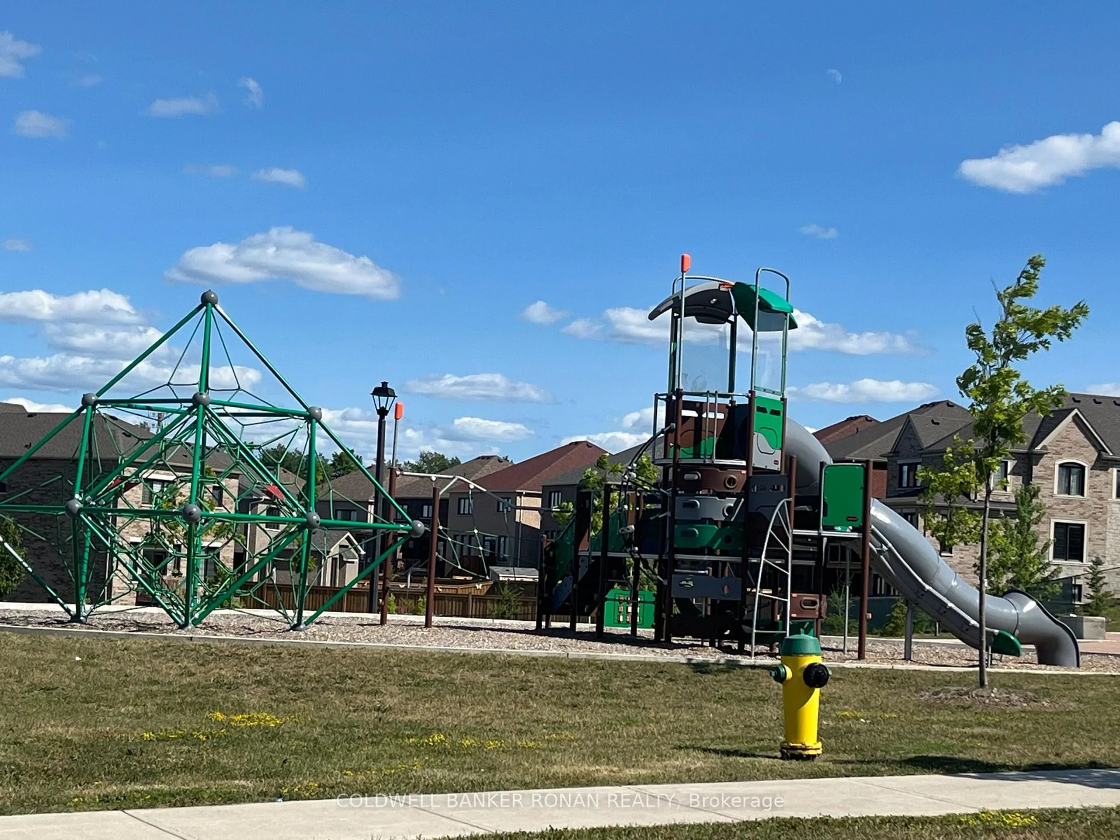 Blurry image for 85 Meadow Vista Cres, East Gwillimbury Ontario L9N 0T4