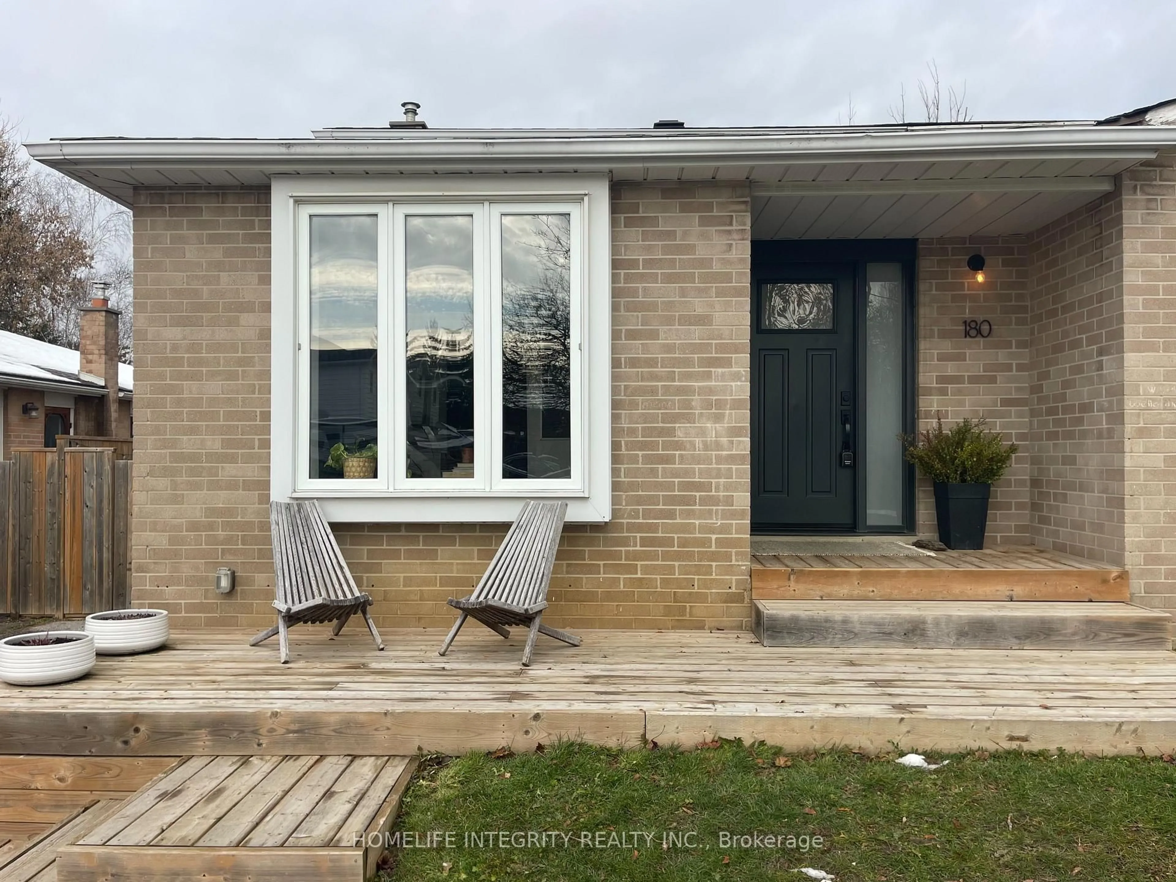 Home with brick exterior material, street for 180 Beattie Ave, New Tecumseth Ontario L9R 1C1