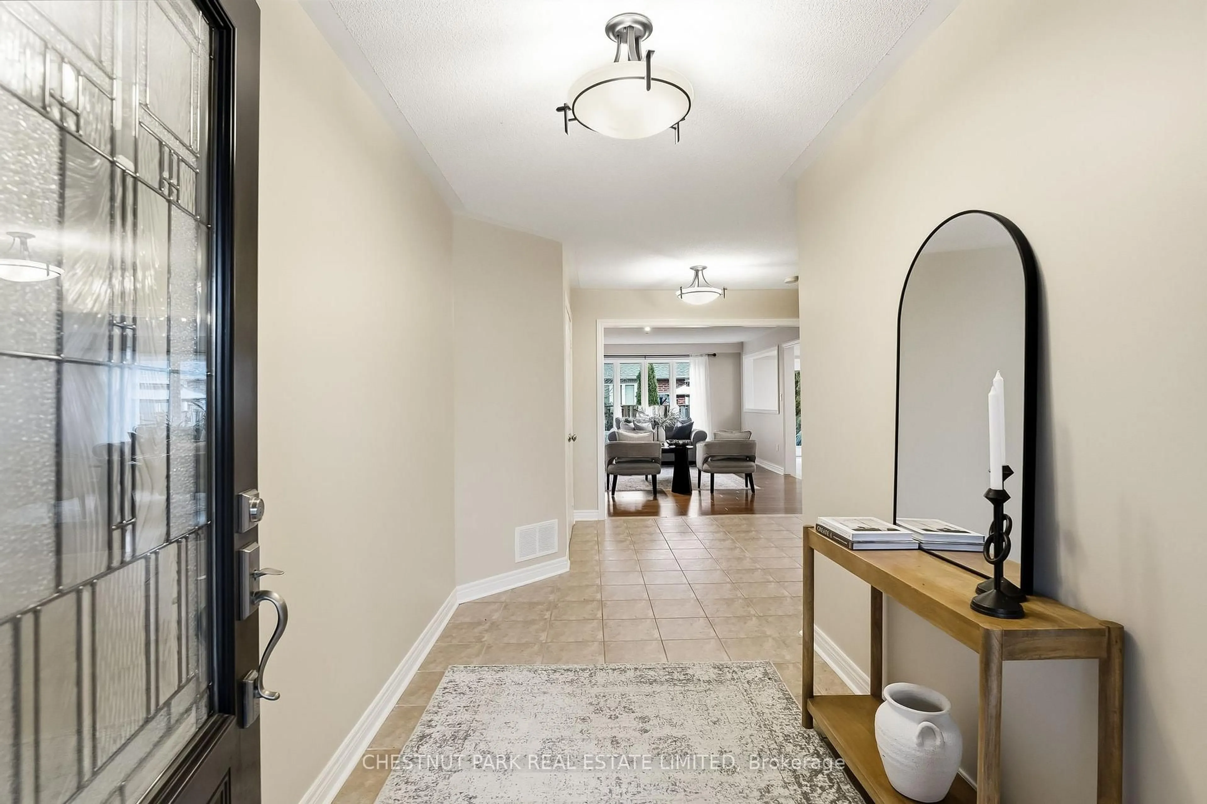 Indoor entryway for 55 Apple Tree Cres, Uxbridge Ontario L9P 2A7