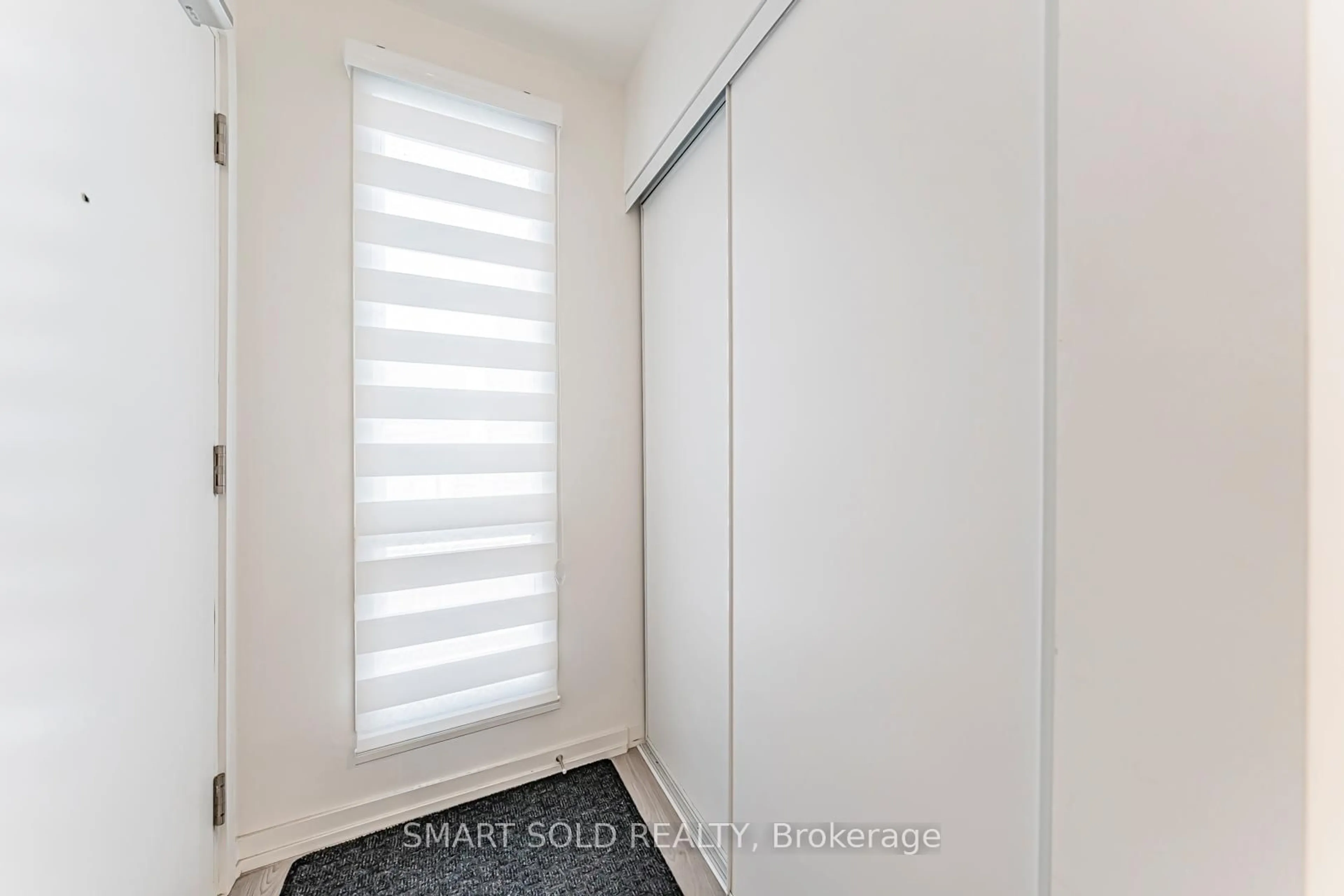 Unknown for 24 Lytham Green Circ #31, Newmarket Ontario L3Y 0H4