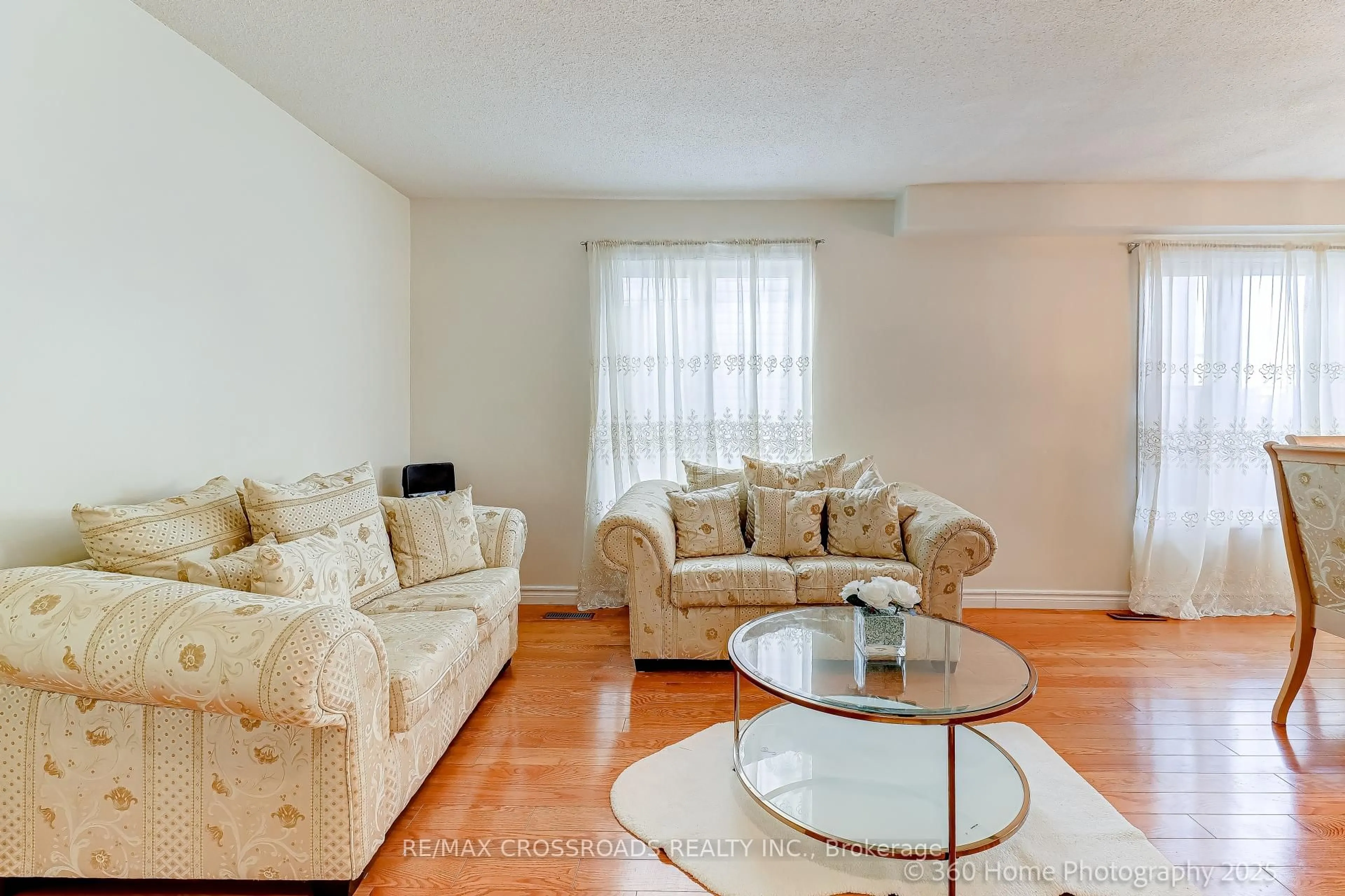 Living room with furniture, unknown for 29 Billingsley Cres, Markham Ontario L3S 4P2