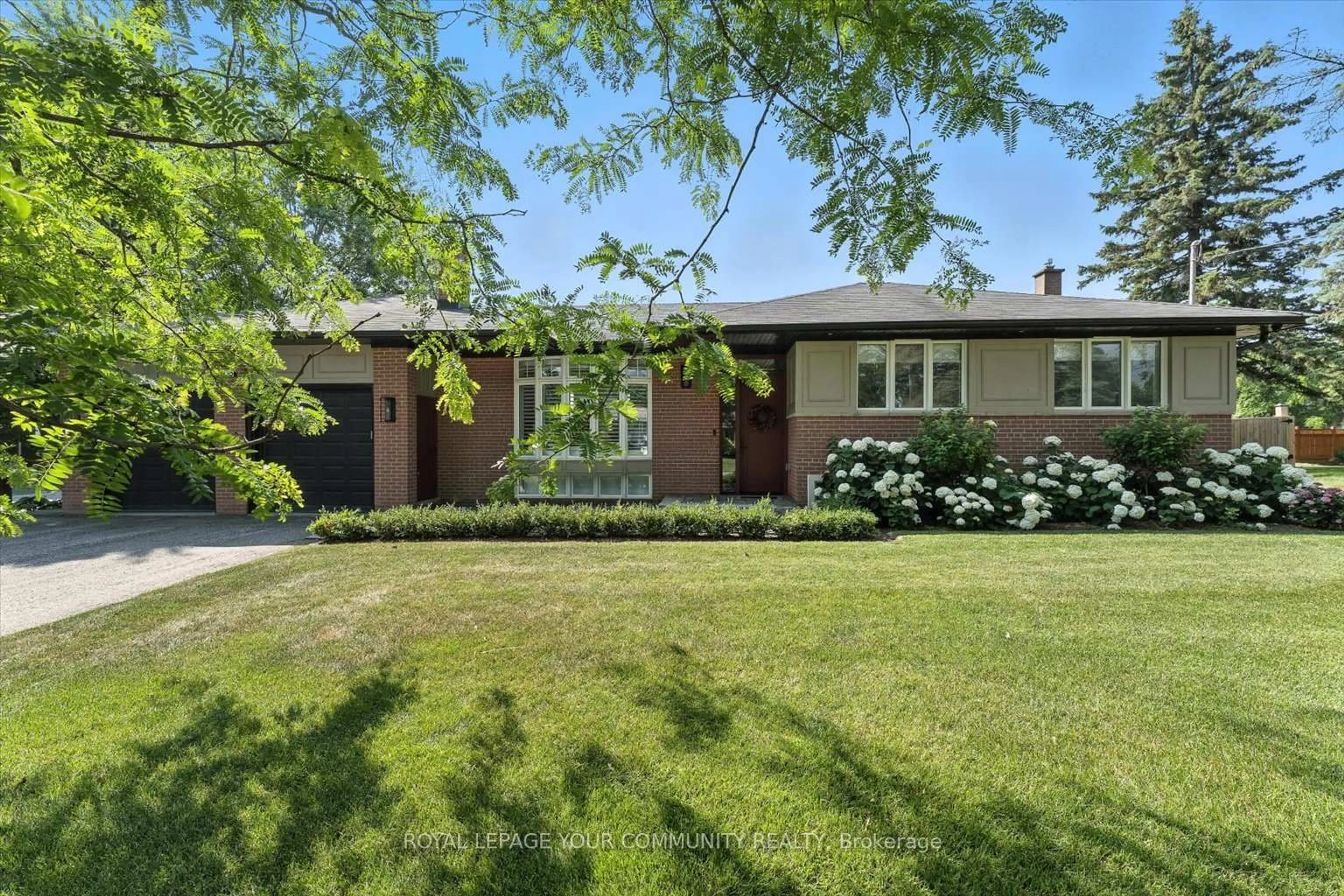 Home with brick exterior material, street for 165 Clearview Hts, King Ontario L7B 1H2