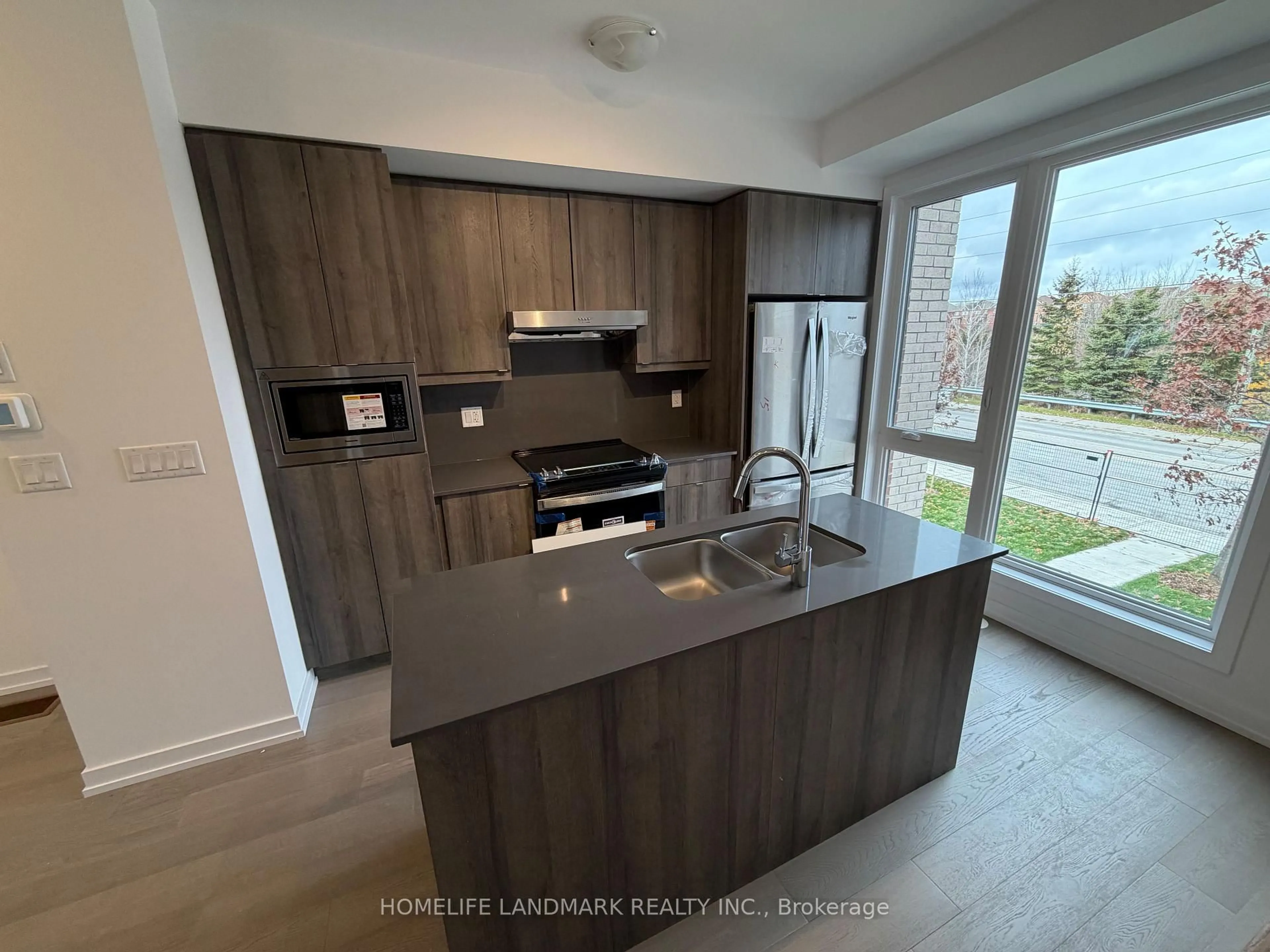 Open concept kitchen, unknown for 57 Jefferson Sdrd, Richmond Hill Ontario L4E 1M1