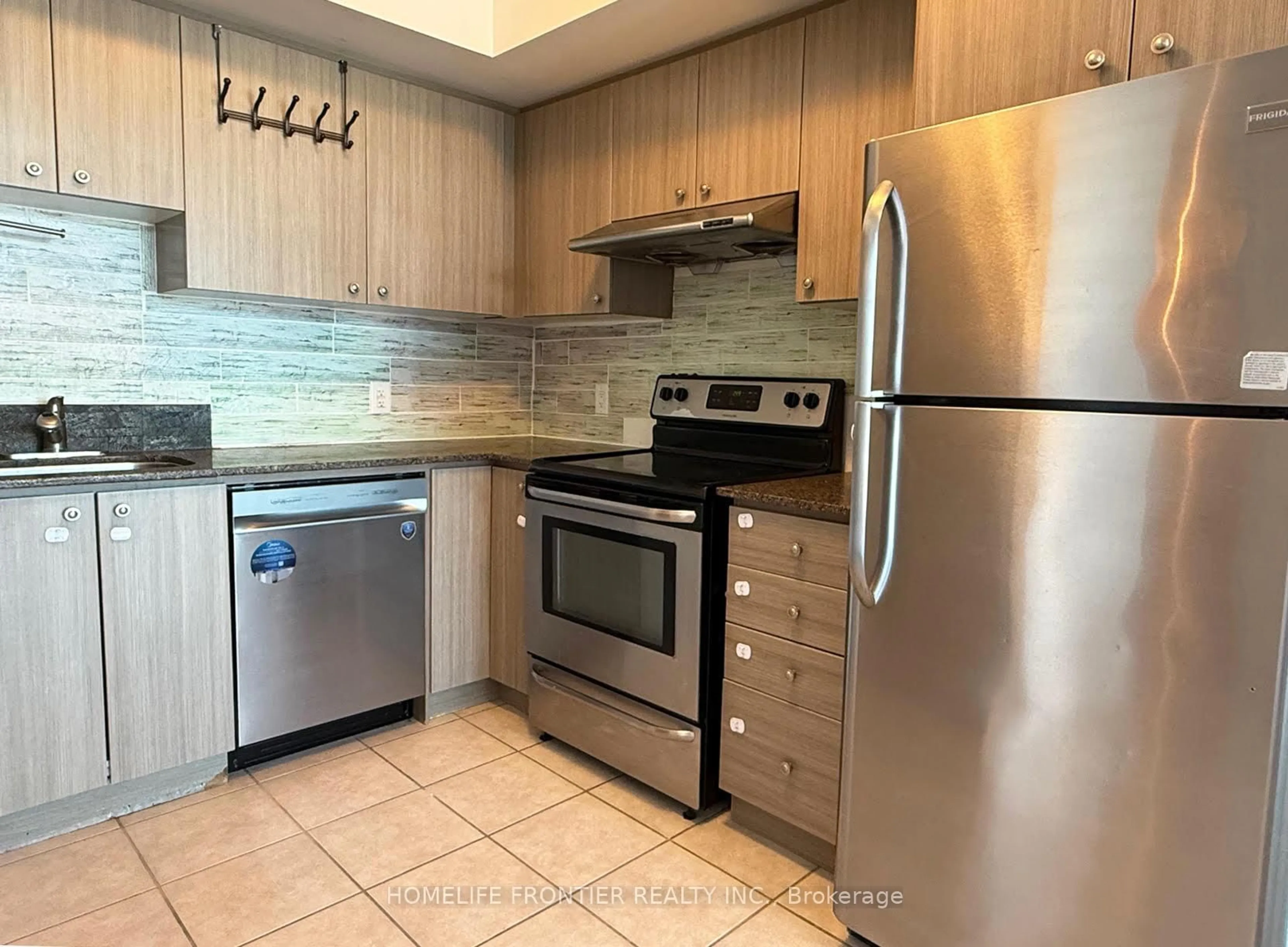 Standard kitchen, ceramic/tile floor for 8323 Kennedy Rd #305, Markham Ontario L3R 1J5