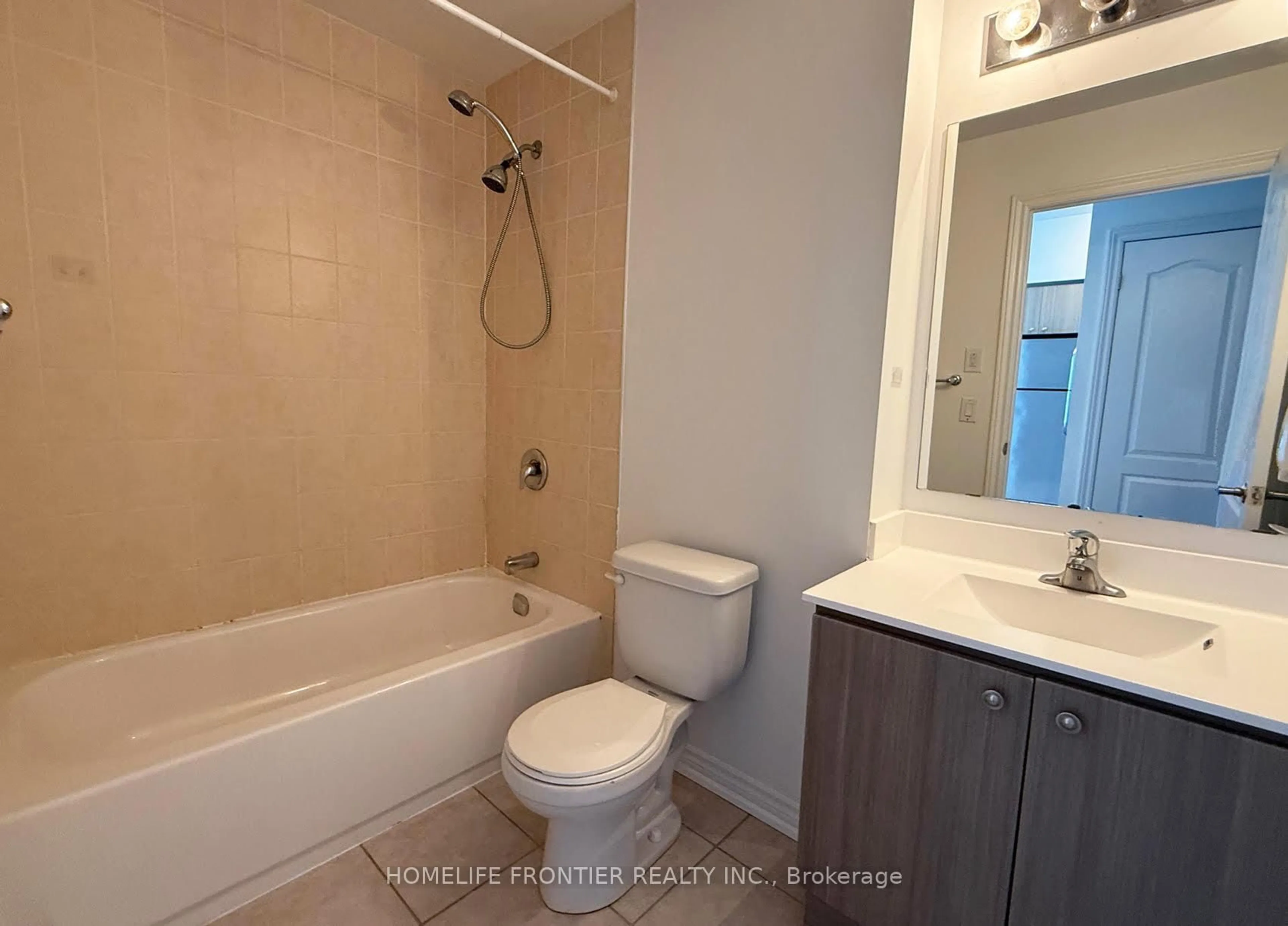 Standard bathroom, ceramic/tile floor for 8323 Kennedy Rd #305, Markham Ontario L3R 1J5