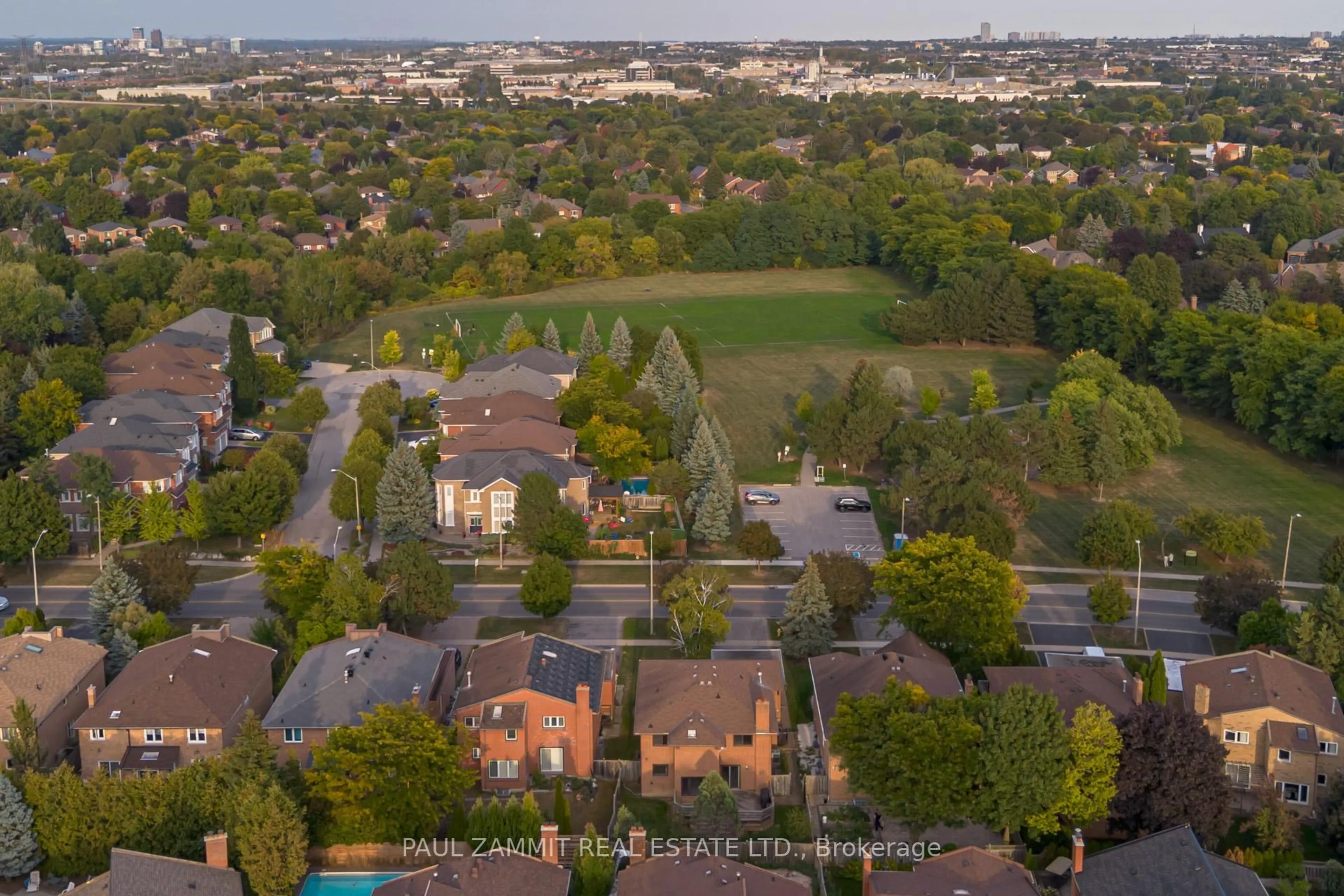 A pic from outside/outdoor area/front of a property/back of a property/a pic from drone, city buildings view from balcony for 278 Green Lane, Markham Ontario L3T 7J1