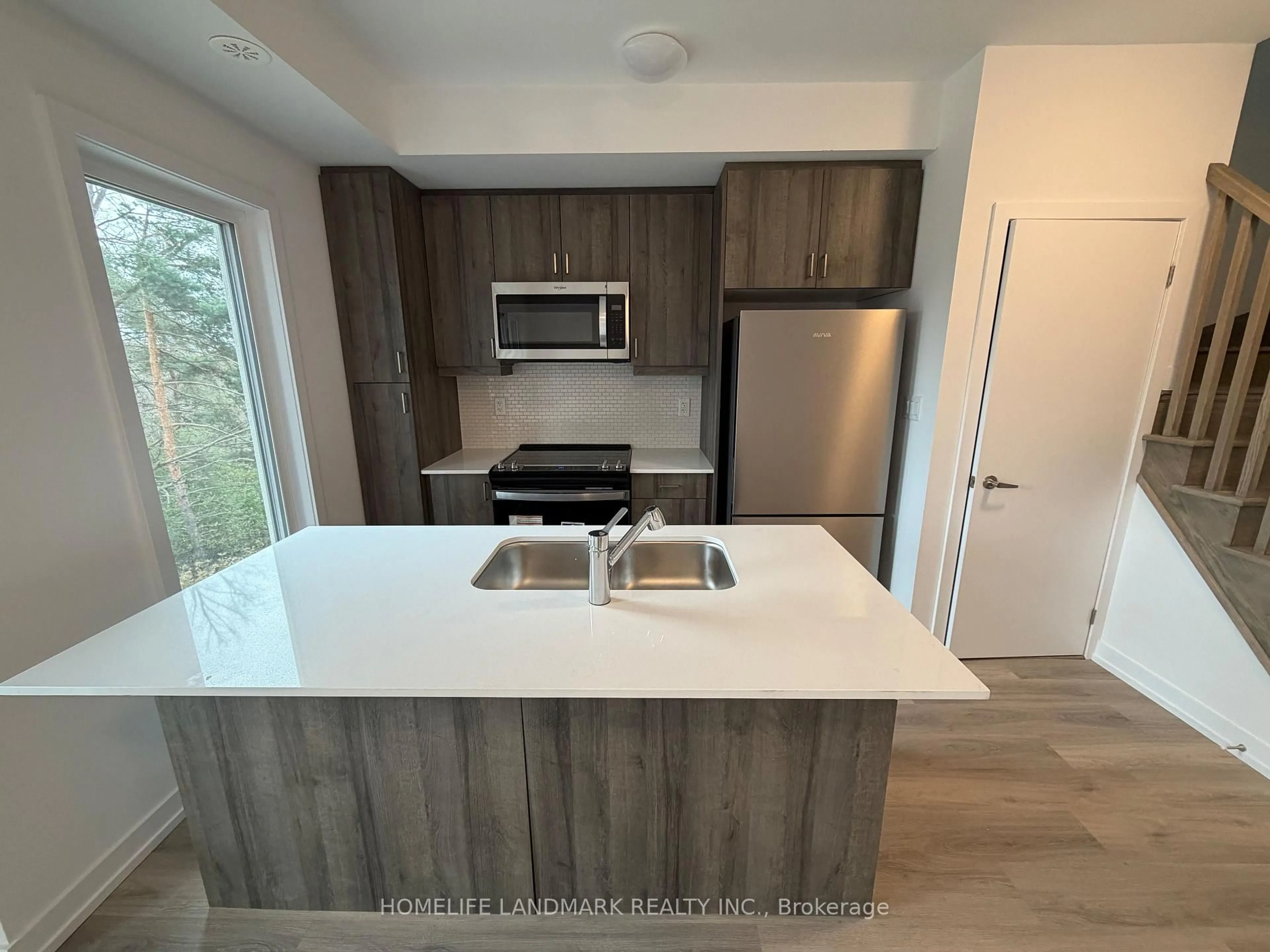 Open concept kitchen, unknown for 3 Bancroft Lane #215, Richmond Hill Ontario L4E 1M1