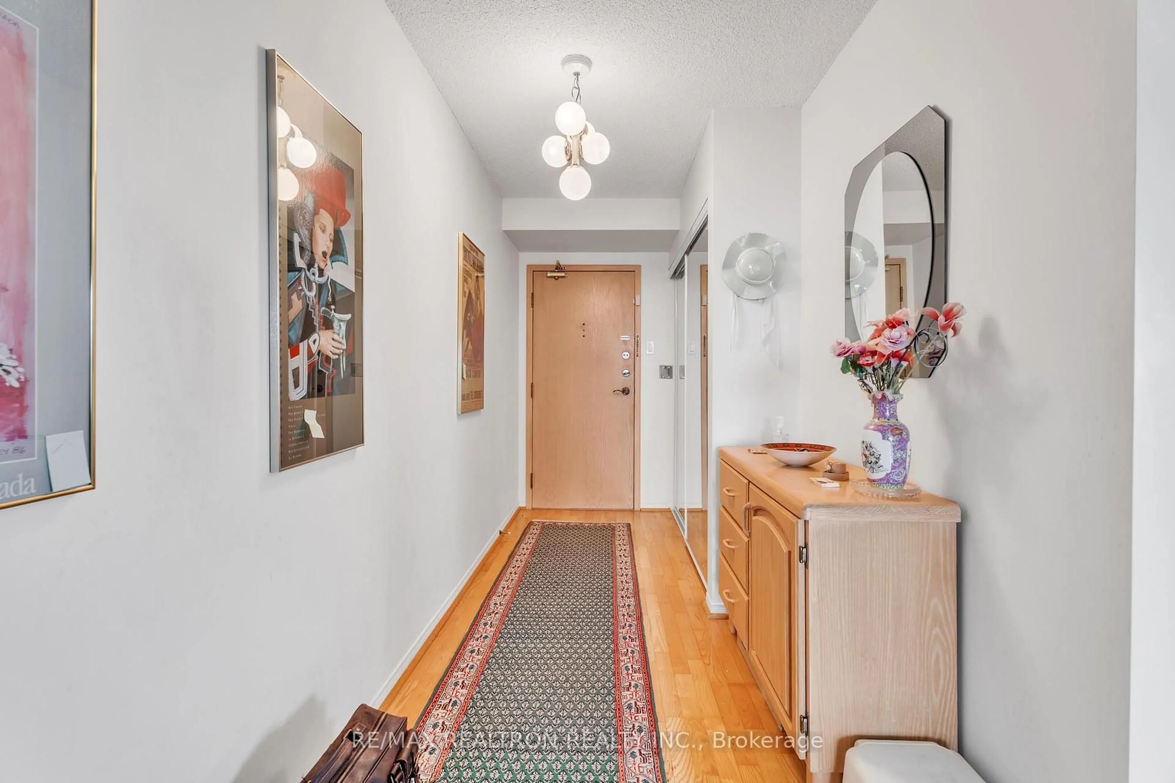 Indoor entryway for 7825 Bayview Ave #411, Markham Ontario L3T 7N2