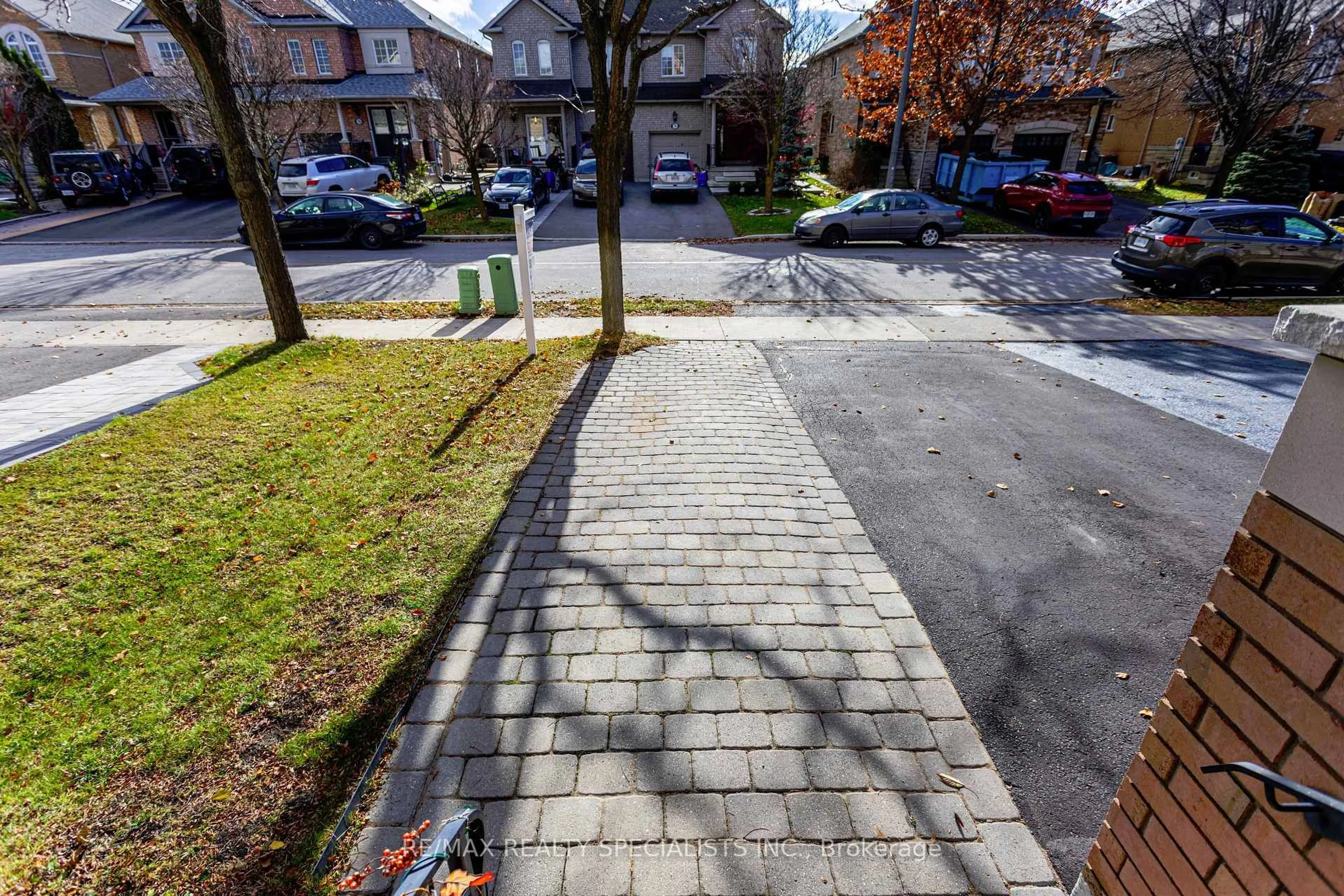 A pic from outside/outdoor area/front of a property/back of a property/a pic from drone, street for 75 David Todd Ave, Vaughan Ontario L4H 1R4