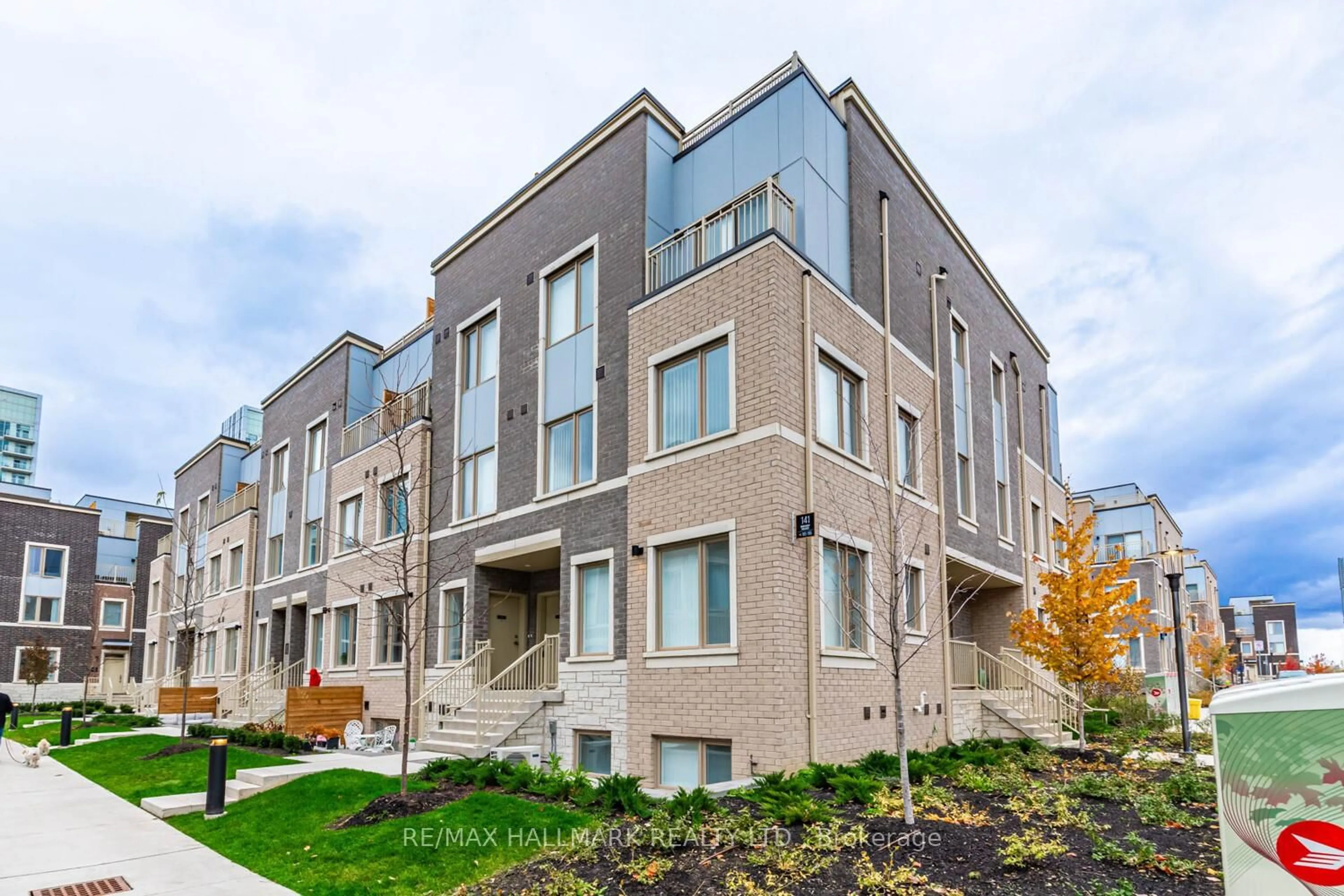 Unknown for 141 Honeycrisp Cres #193, Vaughan Ontario L4K 0N7