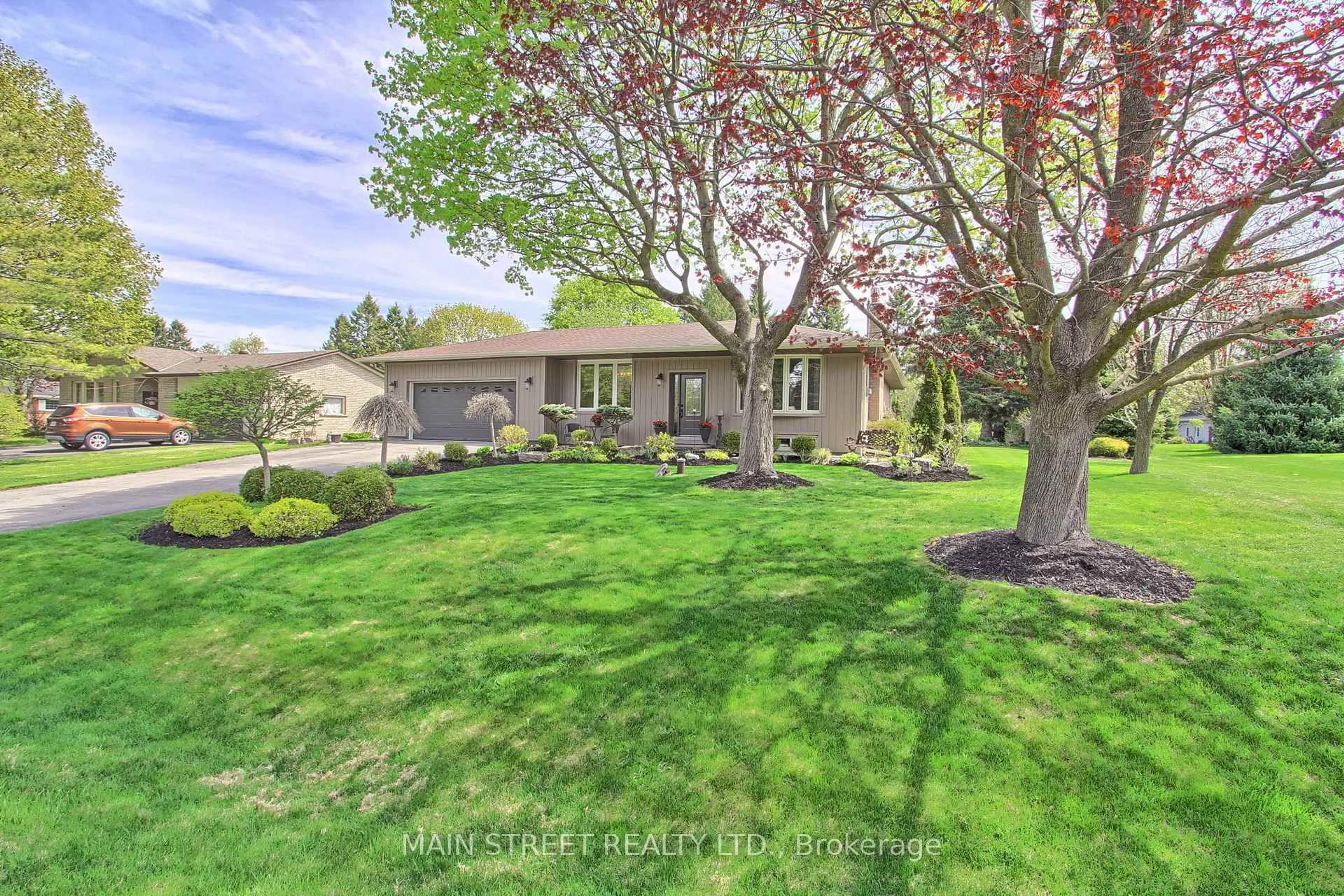 A pic from outside/outdoor area/front of a property/back of a property/a pic from drone, unknown for 3839 Front St, Uxbridge Ontario L0C 1A0