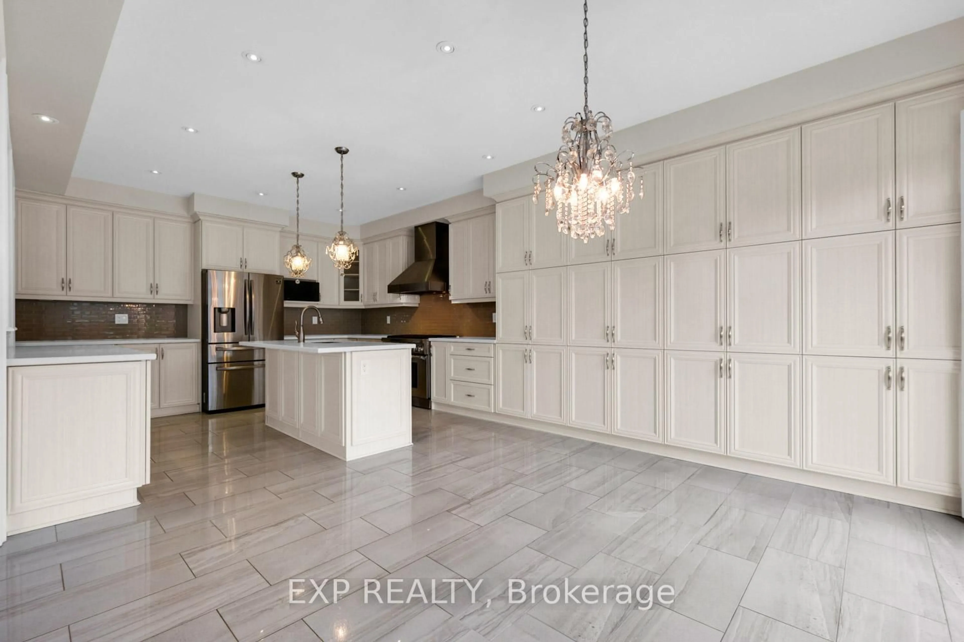 Open concept kitchen, ceramic/tile floor for 1343 Lawson St, Innisfil Ontario L9S 0K8