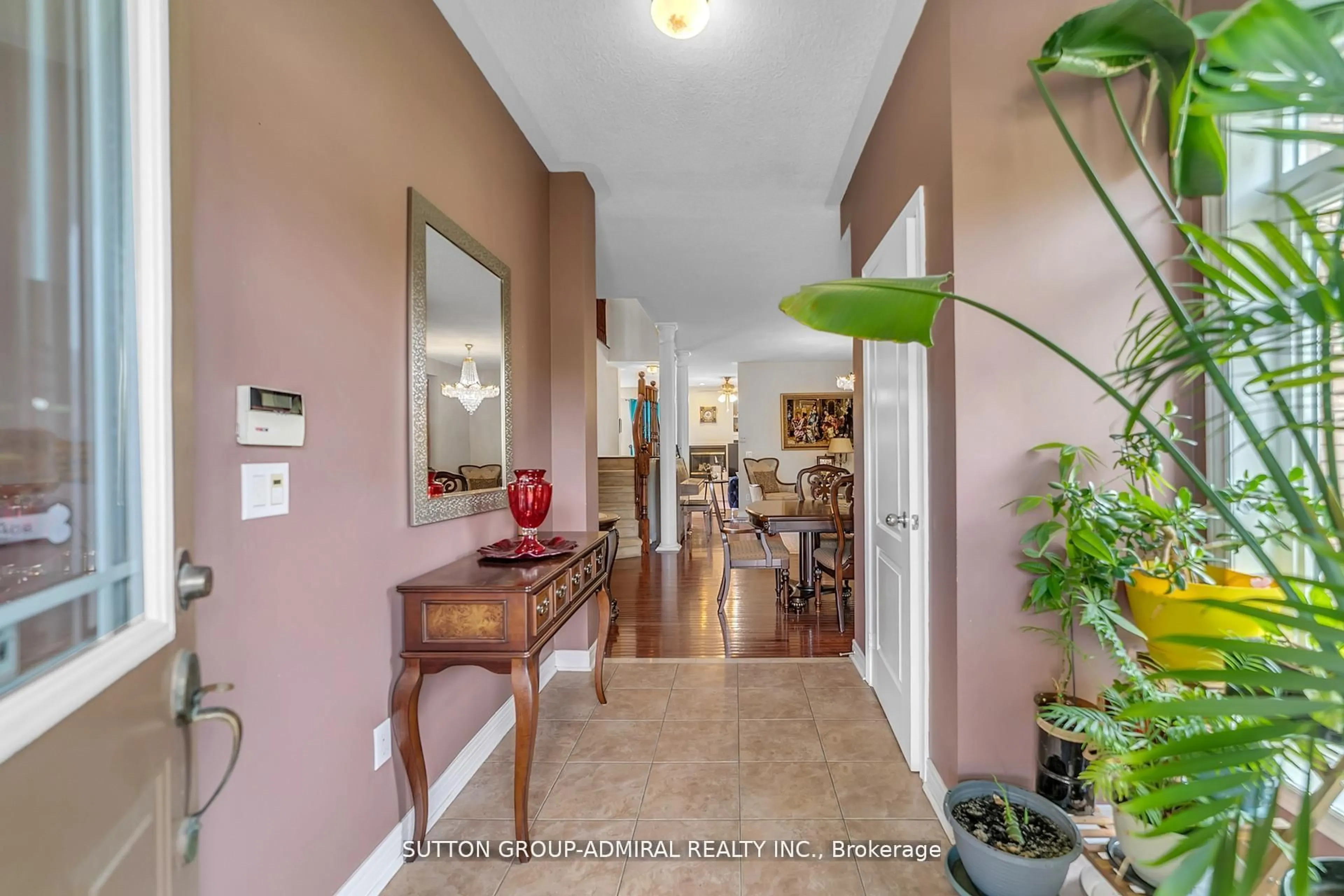 Indoor entryway for 70 Blackforest Dr, Richmond Hill Ontario L4E 4R5