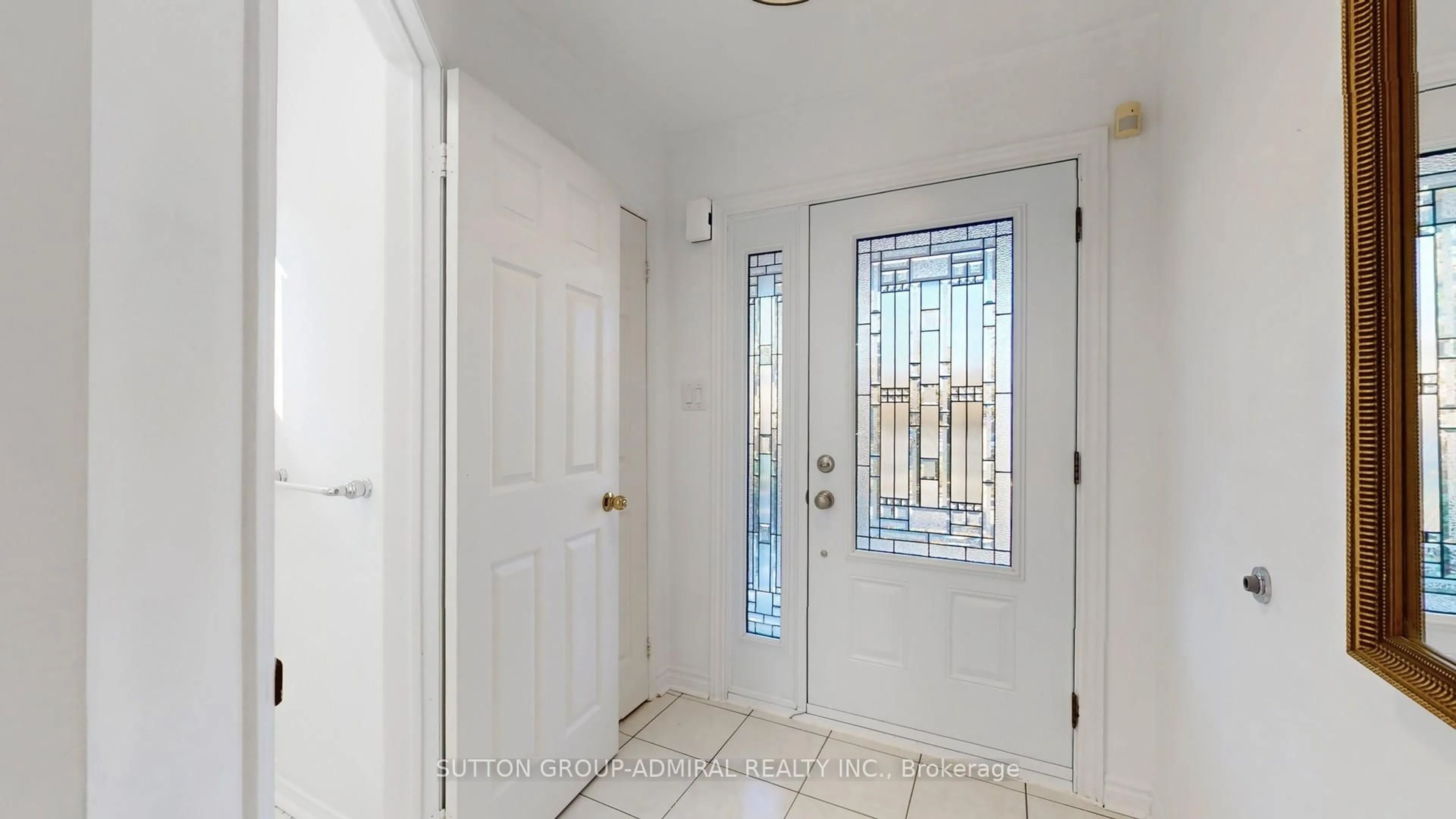 Indoor entryway for 111 Kelso Cres, Vaughan Ontario L6A 2K6