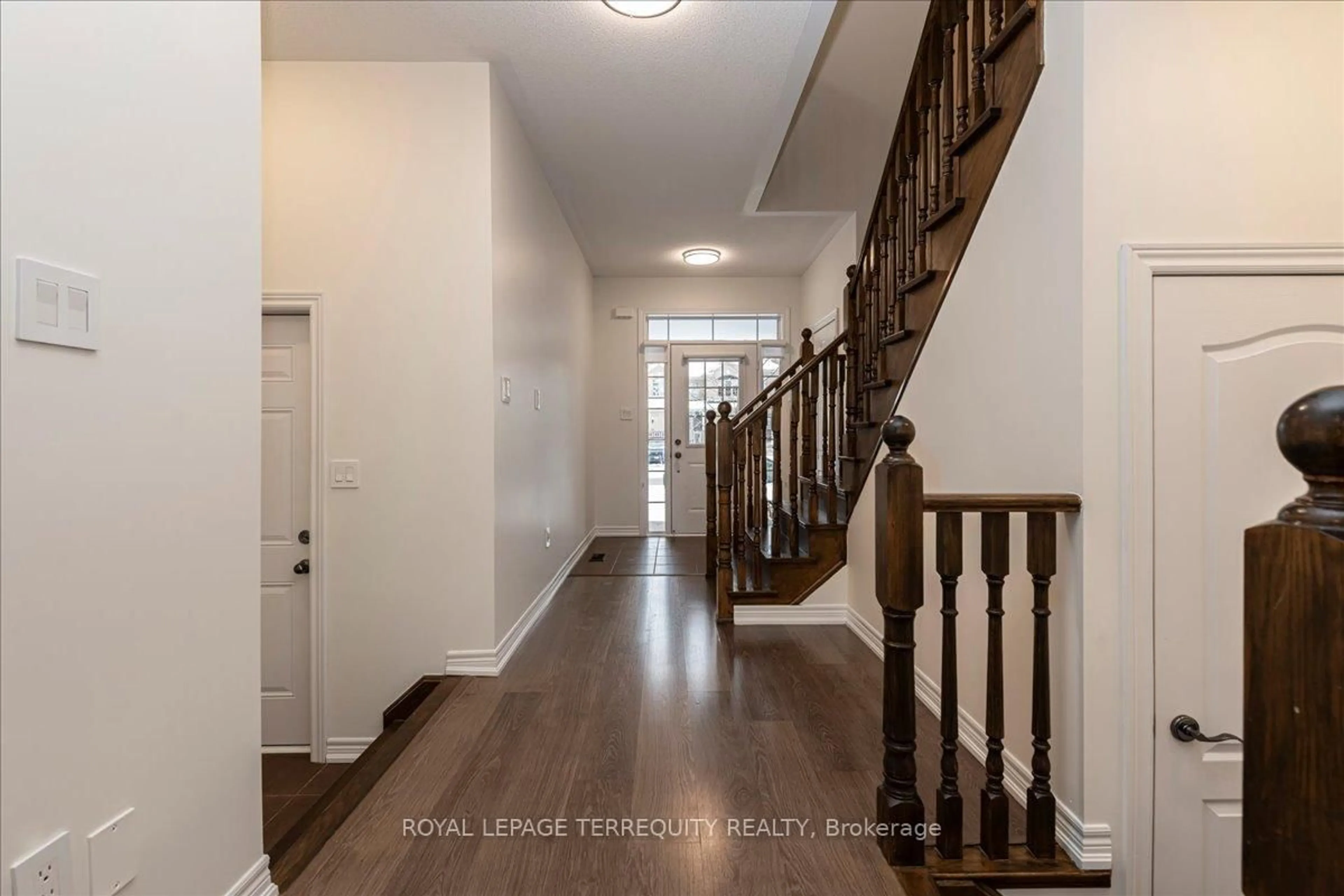Indoor entryway for 60 Greenwood Dr, Essa Ontario L0M 1B5