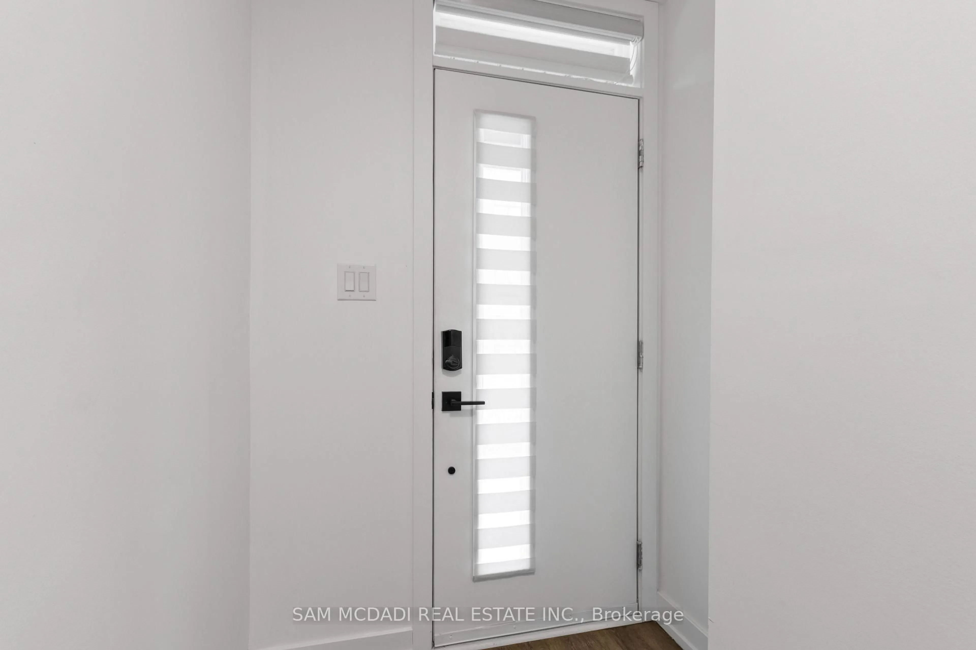 Indoor entryway for 21 Hearne St, Vaughan Ontario L4L 0L9