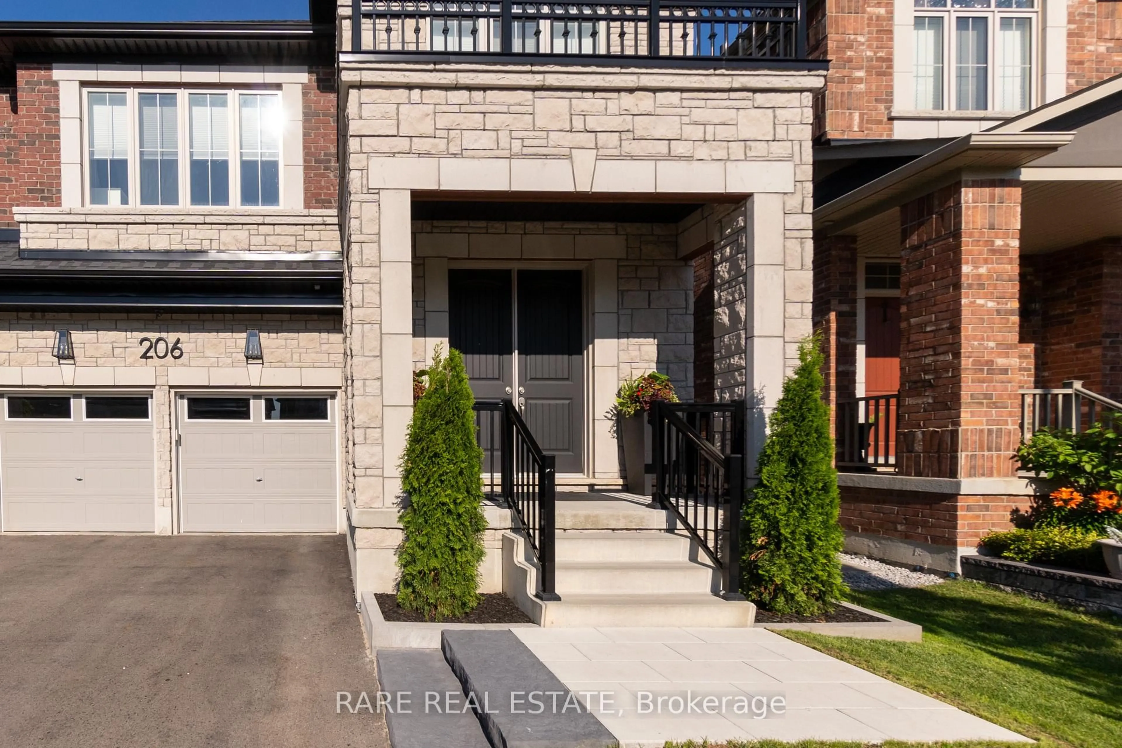 Home with brick exterior material, street for 206 Stevenson Cres, Bradford West Gwillimbury Ontario L3Z 0T1