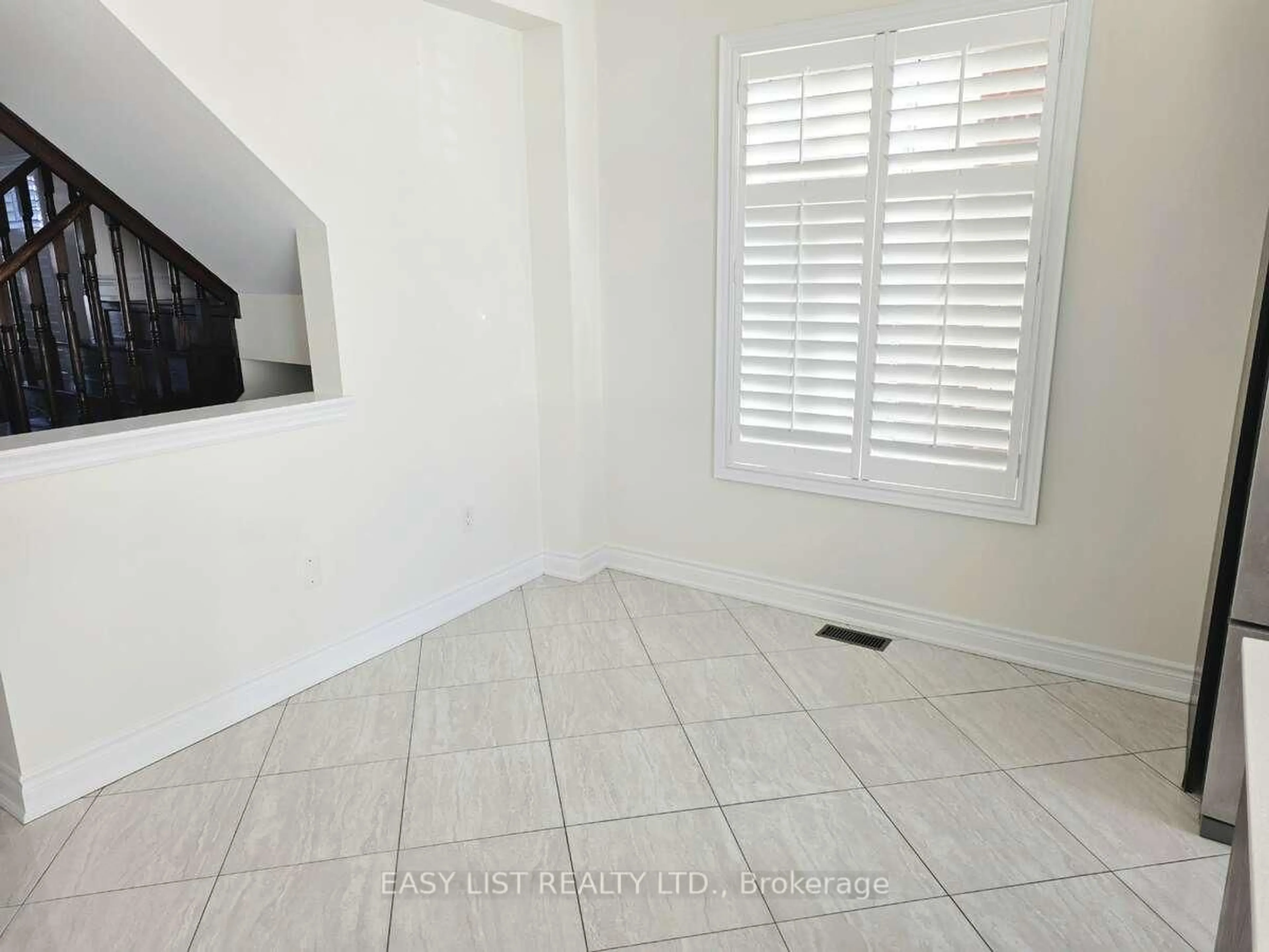 A pic of a room for 79 Algoma Dr, Vaughan Ontario L4H 4H6