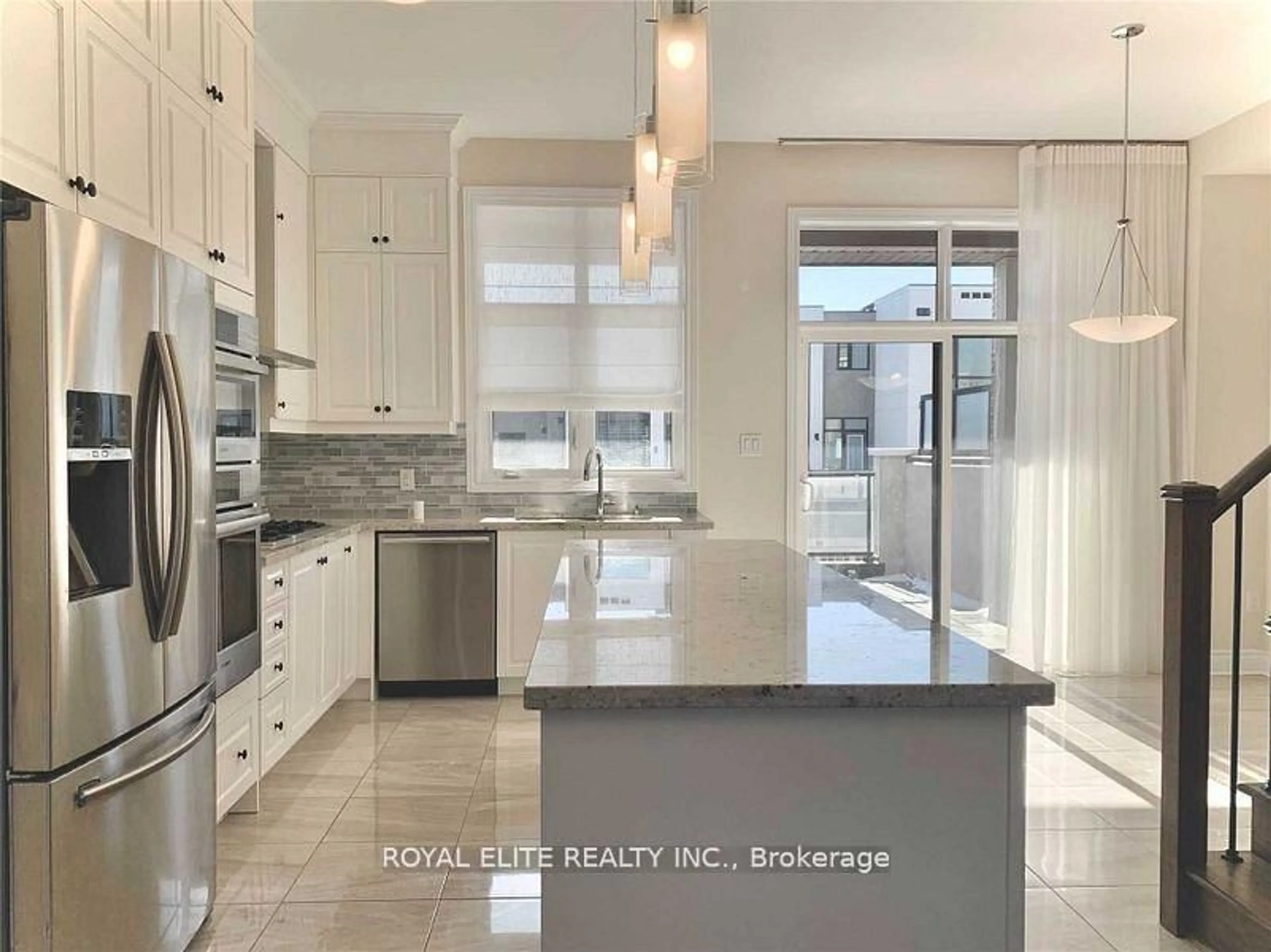 Open concept kitchen, ceramic/tile floor for 605 Marc Santi Blvd, Vaughan Ontario L6A 4Z8