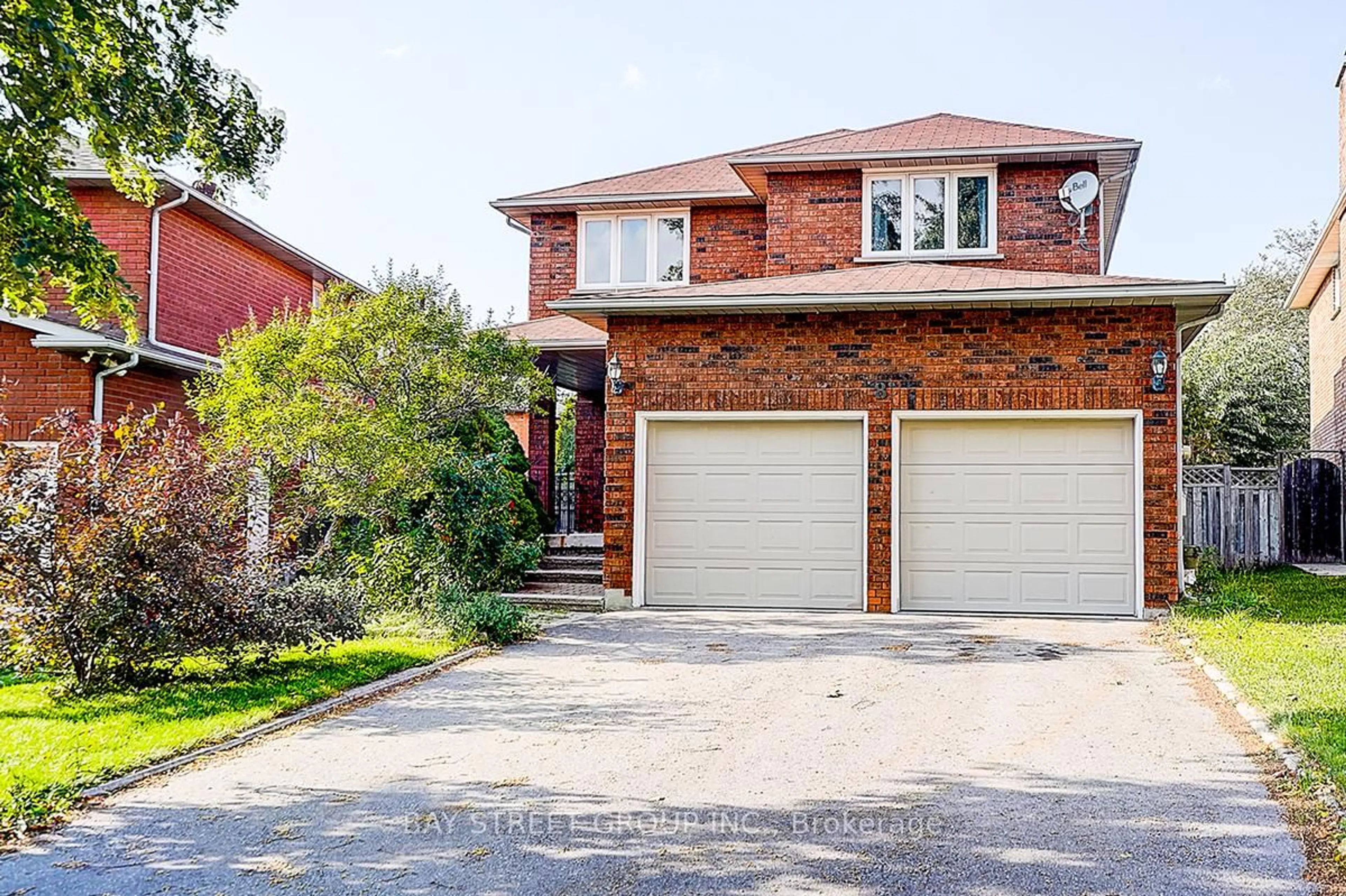 Home with brick exterior material, street for 8 Muster Crt, Markham Ontario L3R 9G5