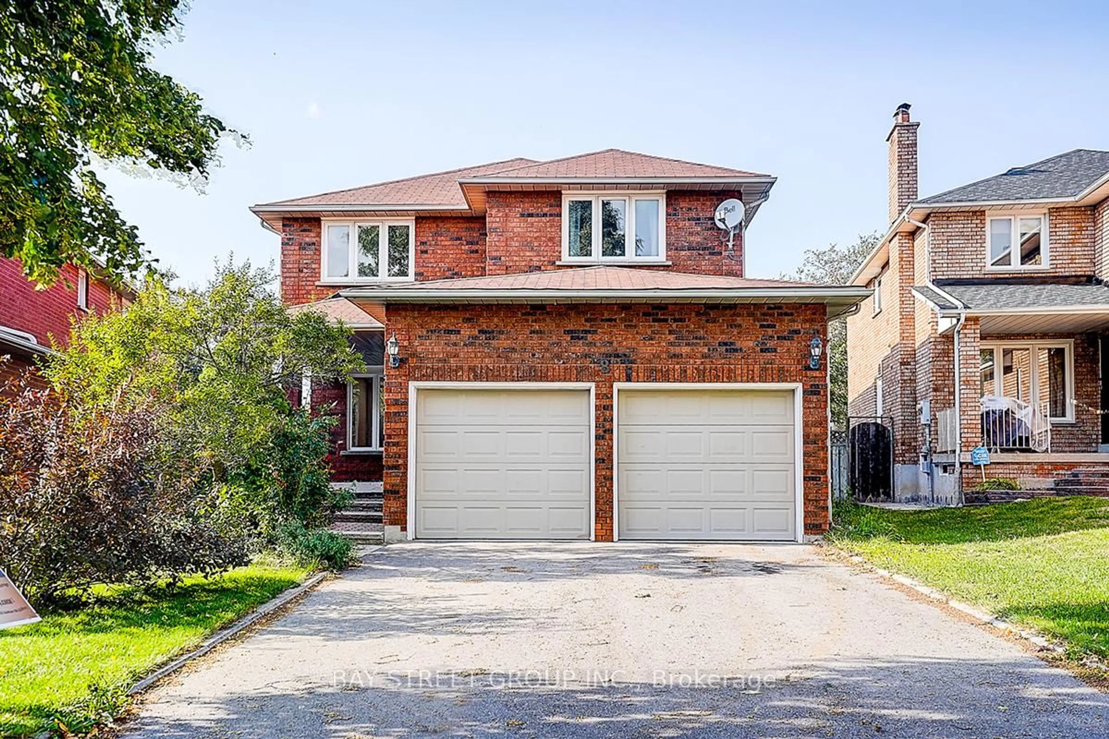 Home with brick exterior material, street for 8 Muster Crt, Markham Ontario L3R 9G5