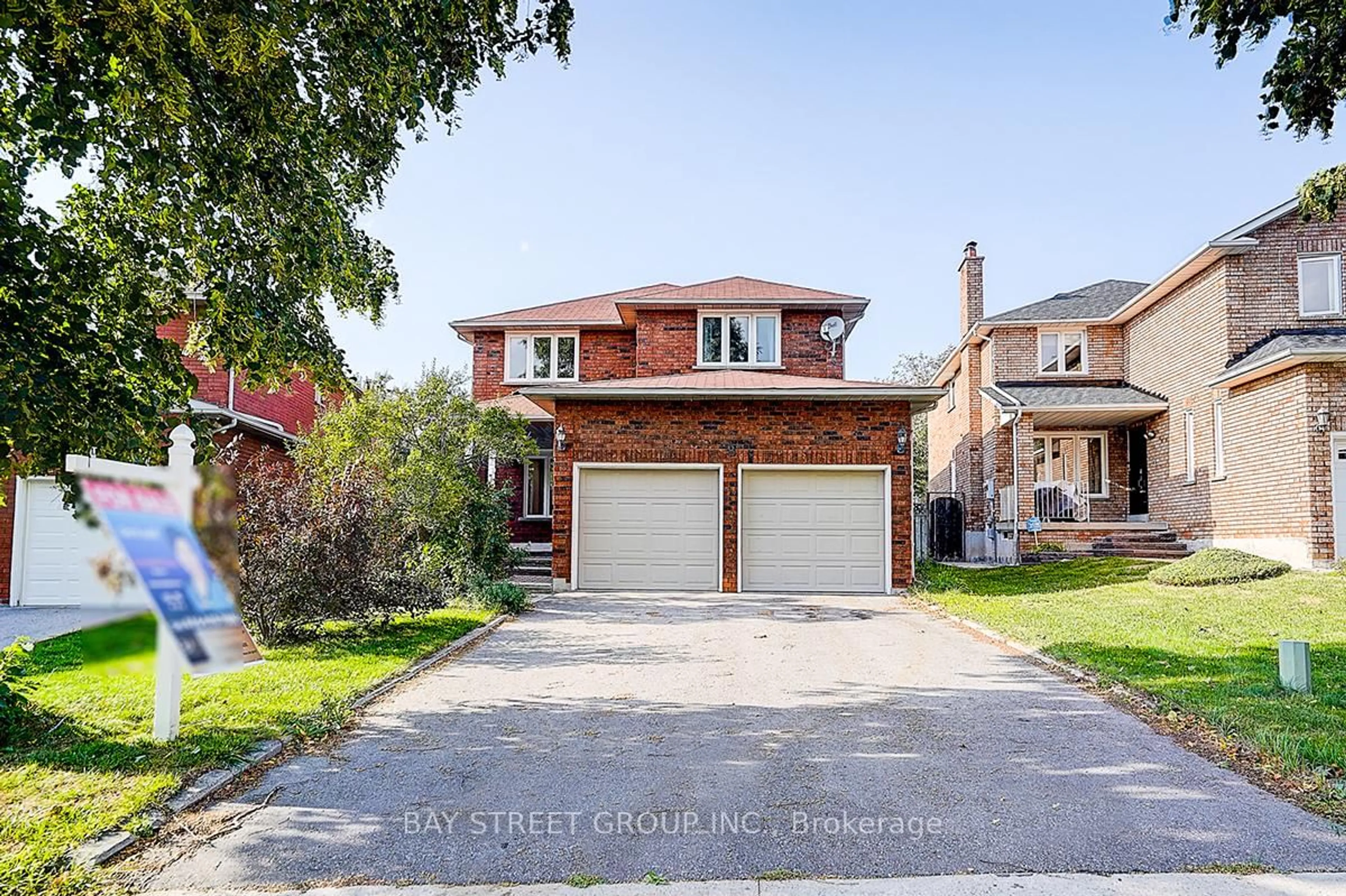Home with brick exterior material, street for 8 Muster Crt, Markham Ontario L3R 9G5