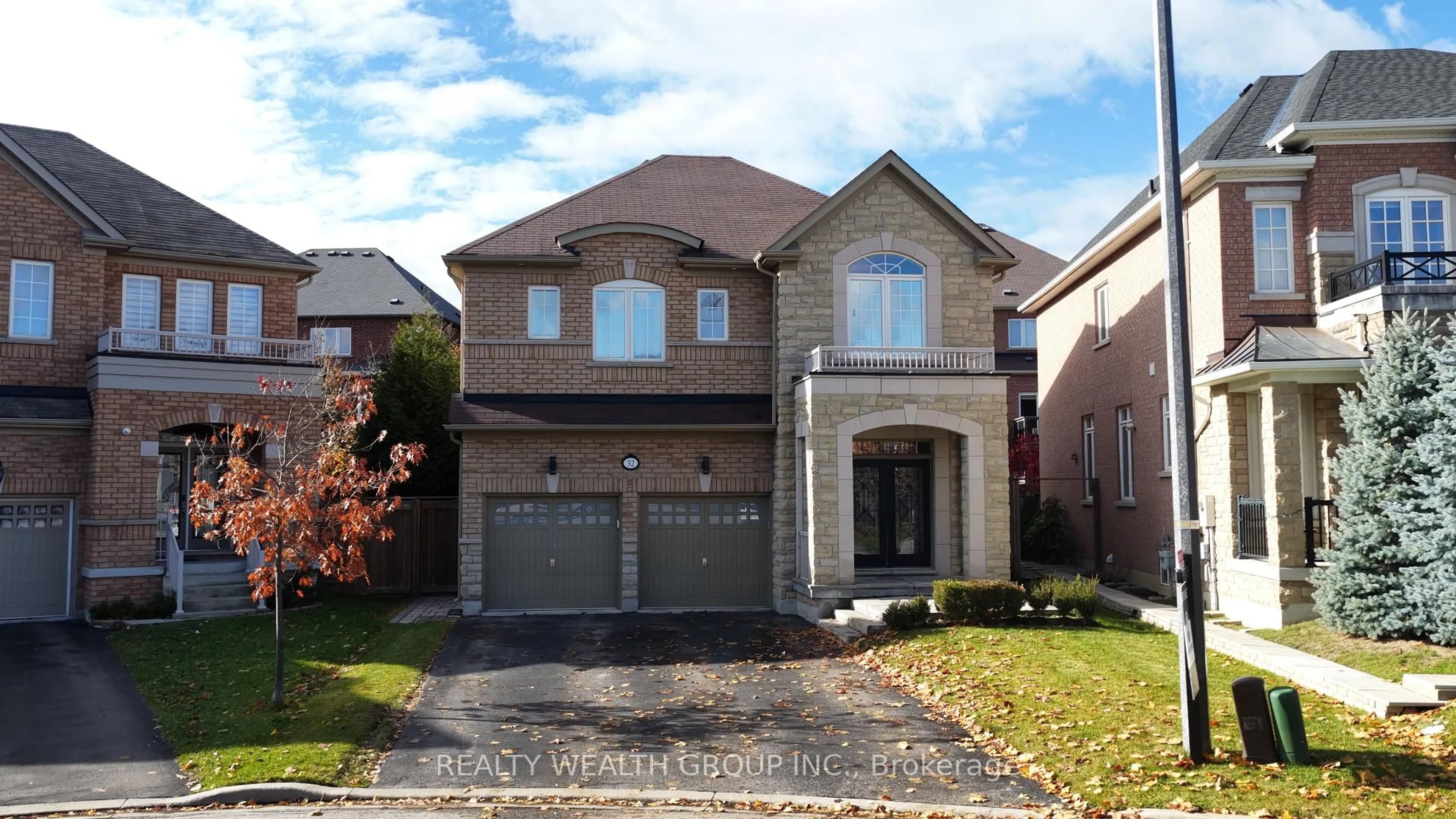 Home with brick exterior material, street for 32 Rock Elm Crt, Vaughan Ontario L6A 4C2