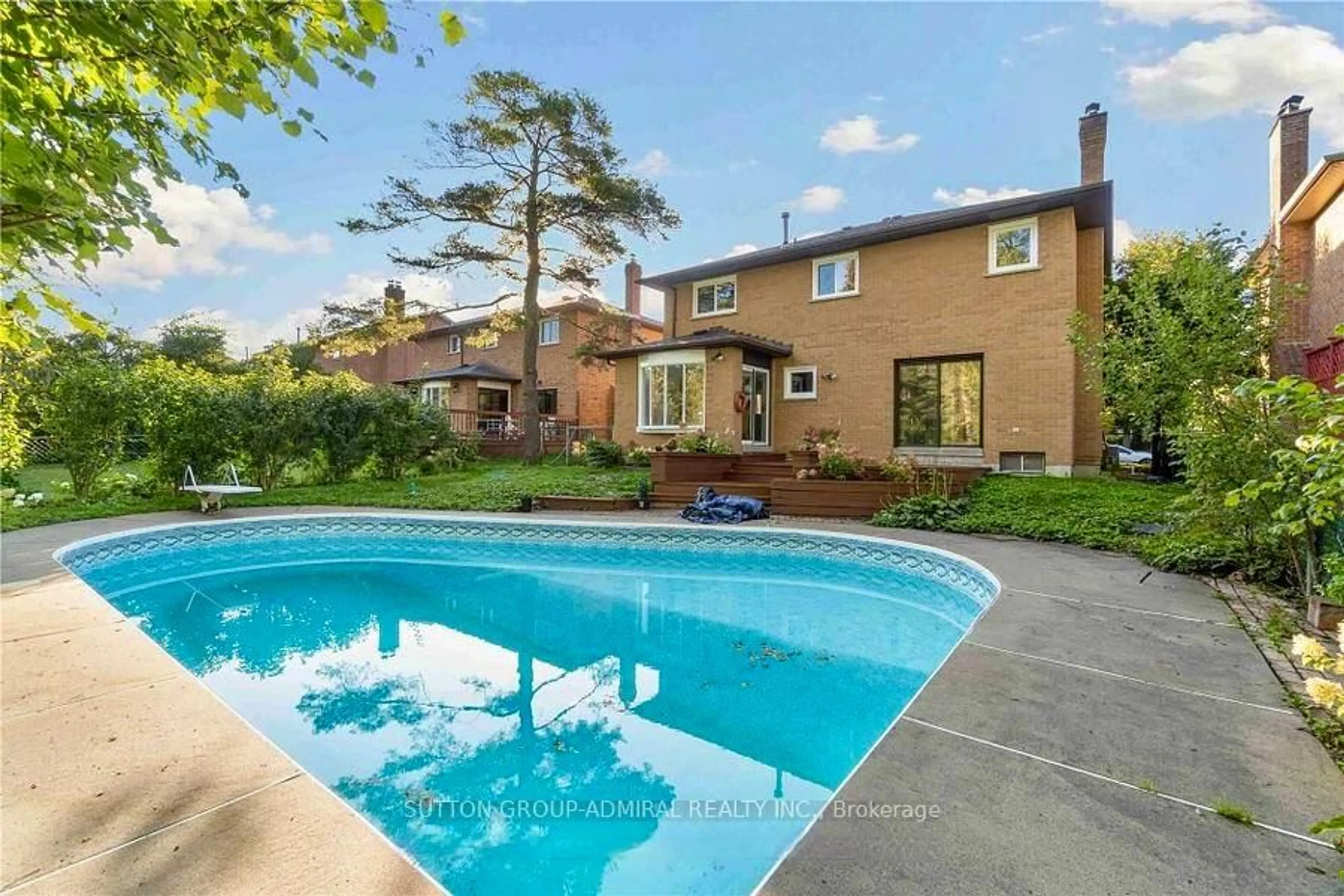 Pool for 98 Golf Links Dr, Aurora Ontario L4G 3V3