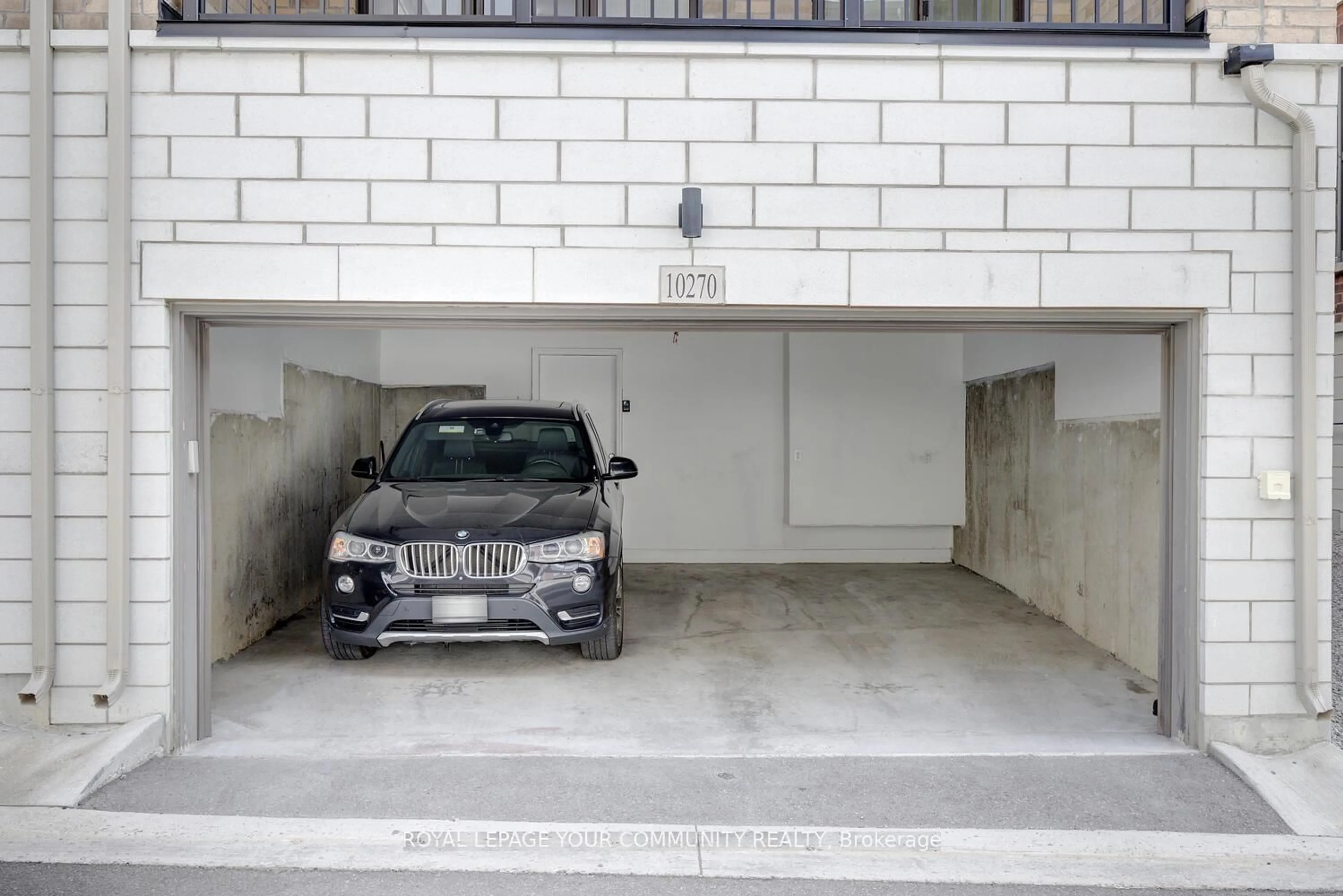 Parking for 10270 Keele St, Vaughan Ontario L6A 1G3