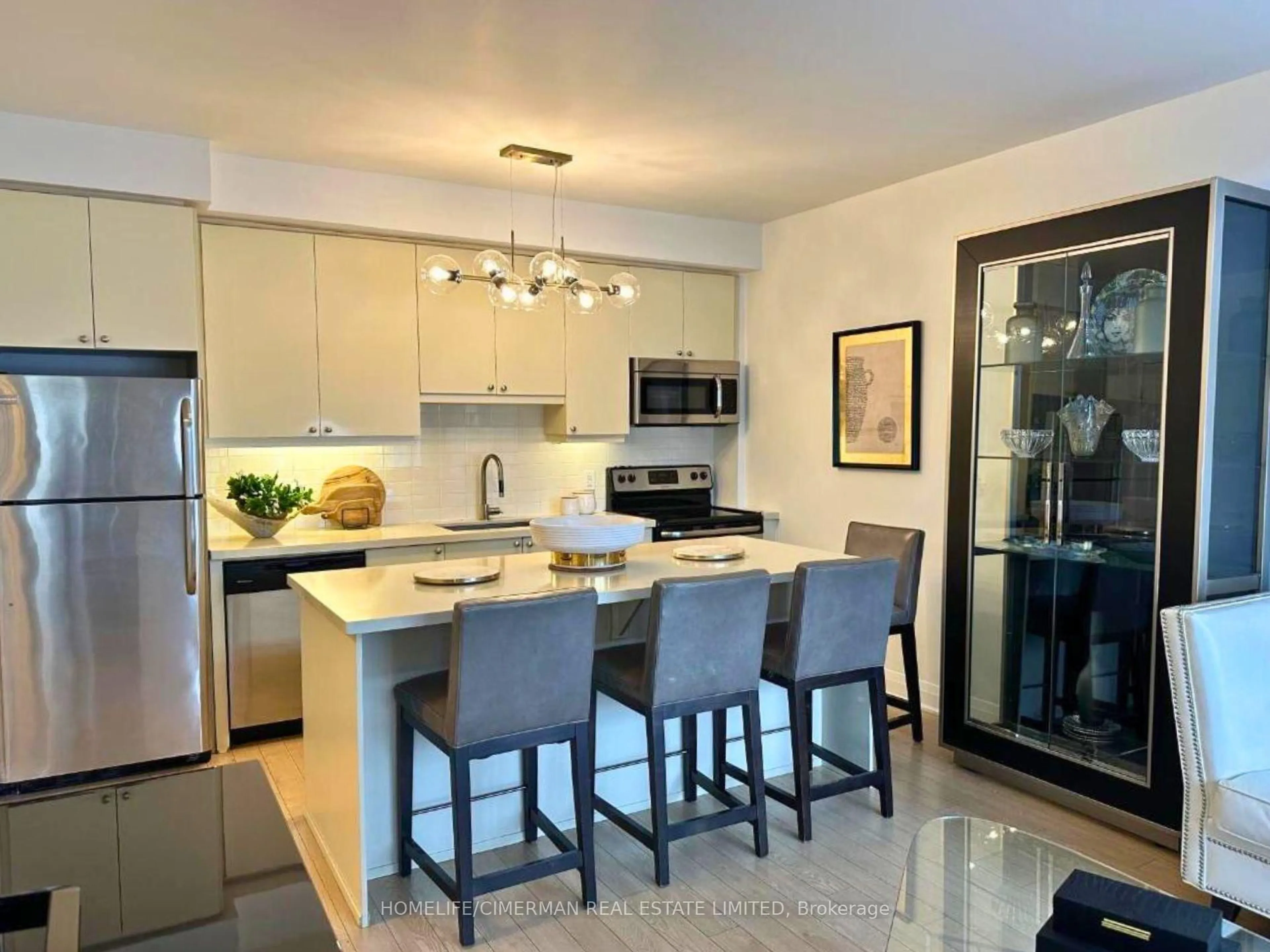 Open concept kitchen, ceramic/tile floor for 12 Woodstream Blvd #118, Vaughan Ontario L4L 8C3