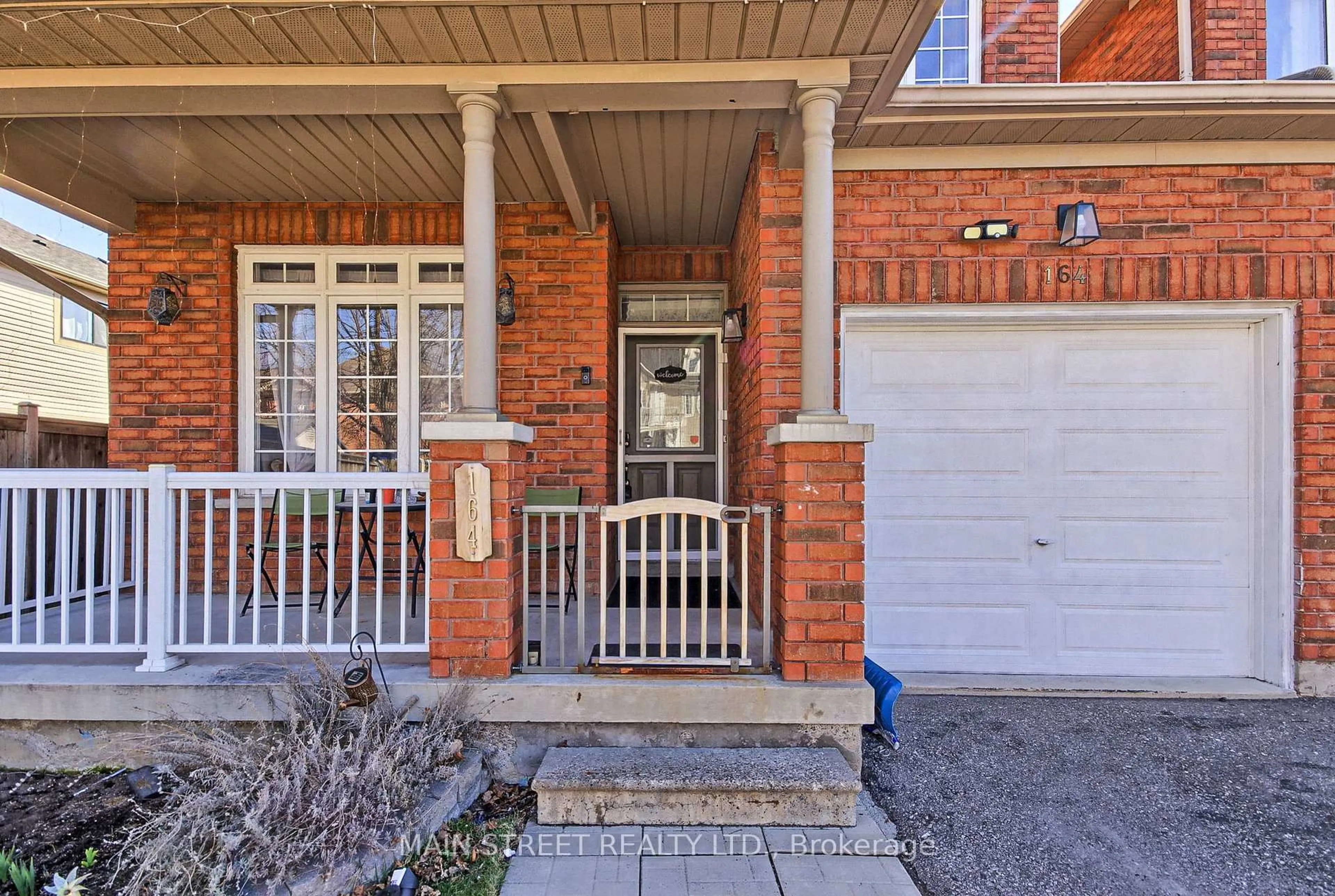 Indoor entryway for 164 Glasgow Cres, Georgina Ontario L4P 4A9