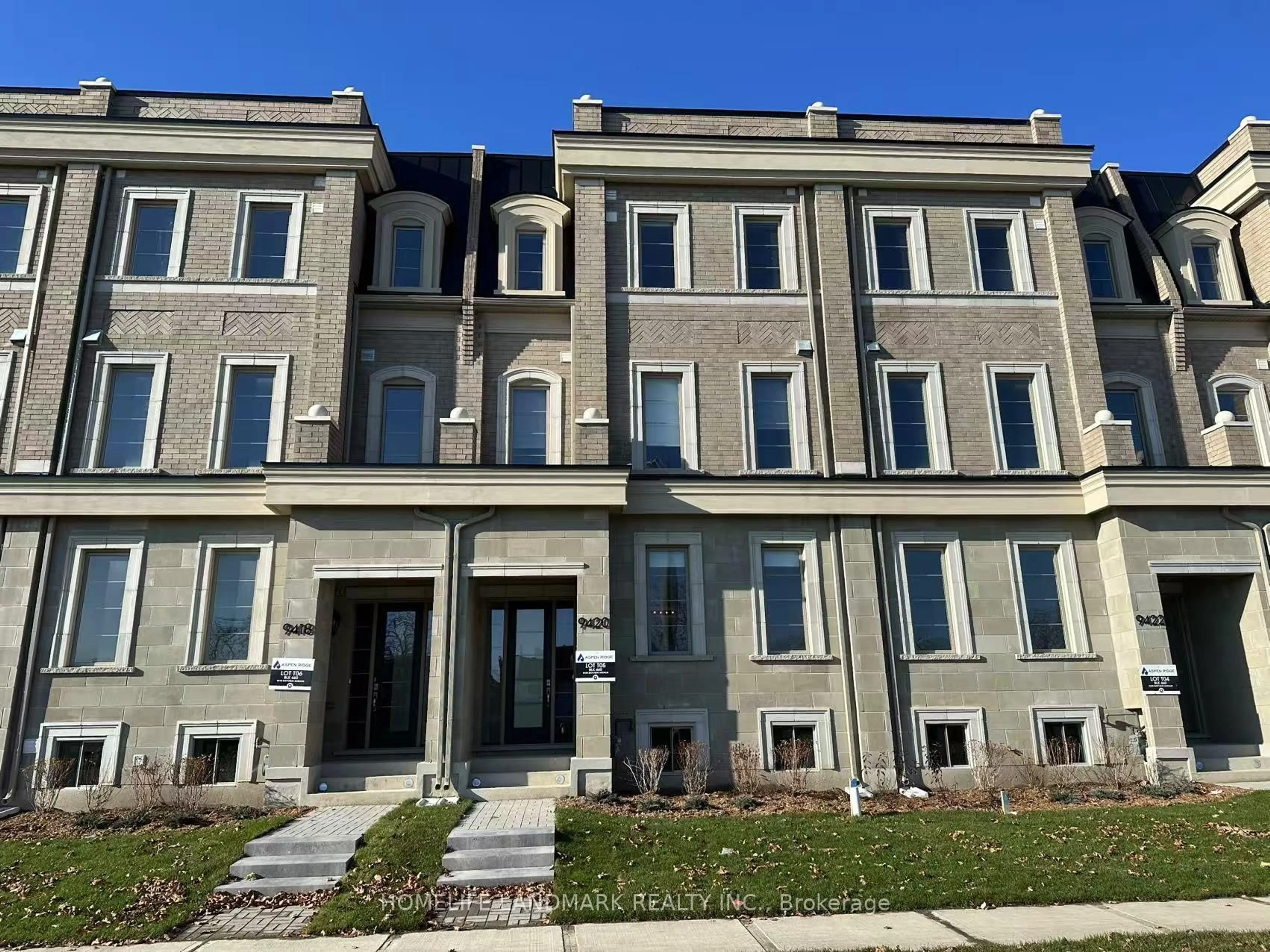 Home with brick exterior material, building for 9420 BAYVIEW Ave, Richmond Hill Ontario L4C 4L8