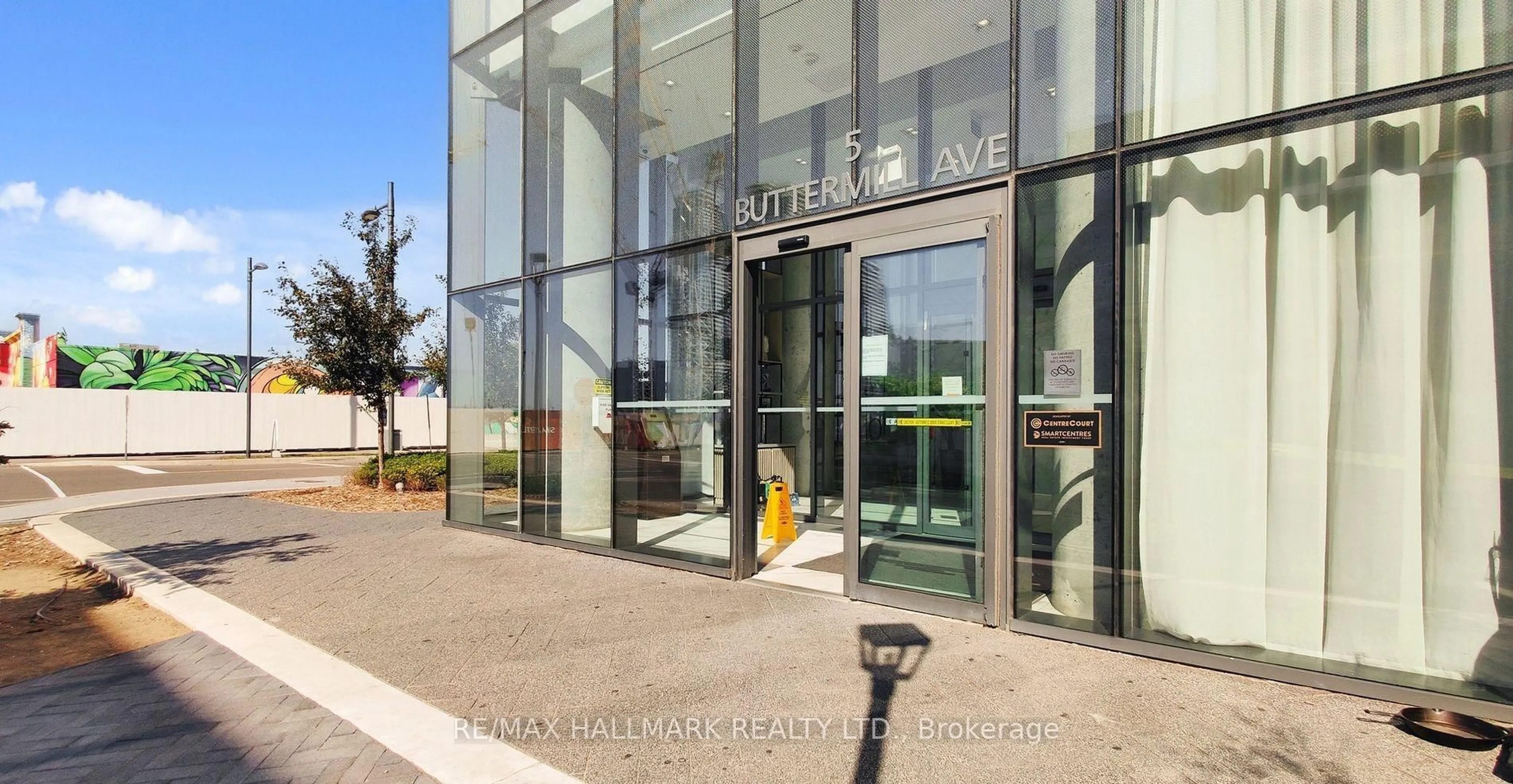 Indoor foyer for 5 Buttermill Ave #4009, Vaughan Ontario L4K 0J5
