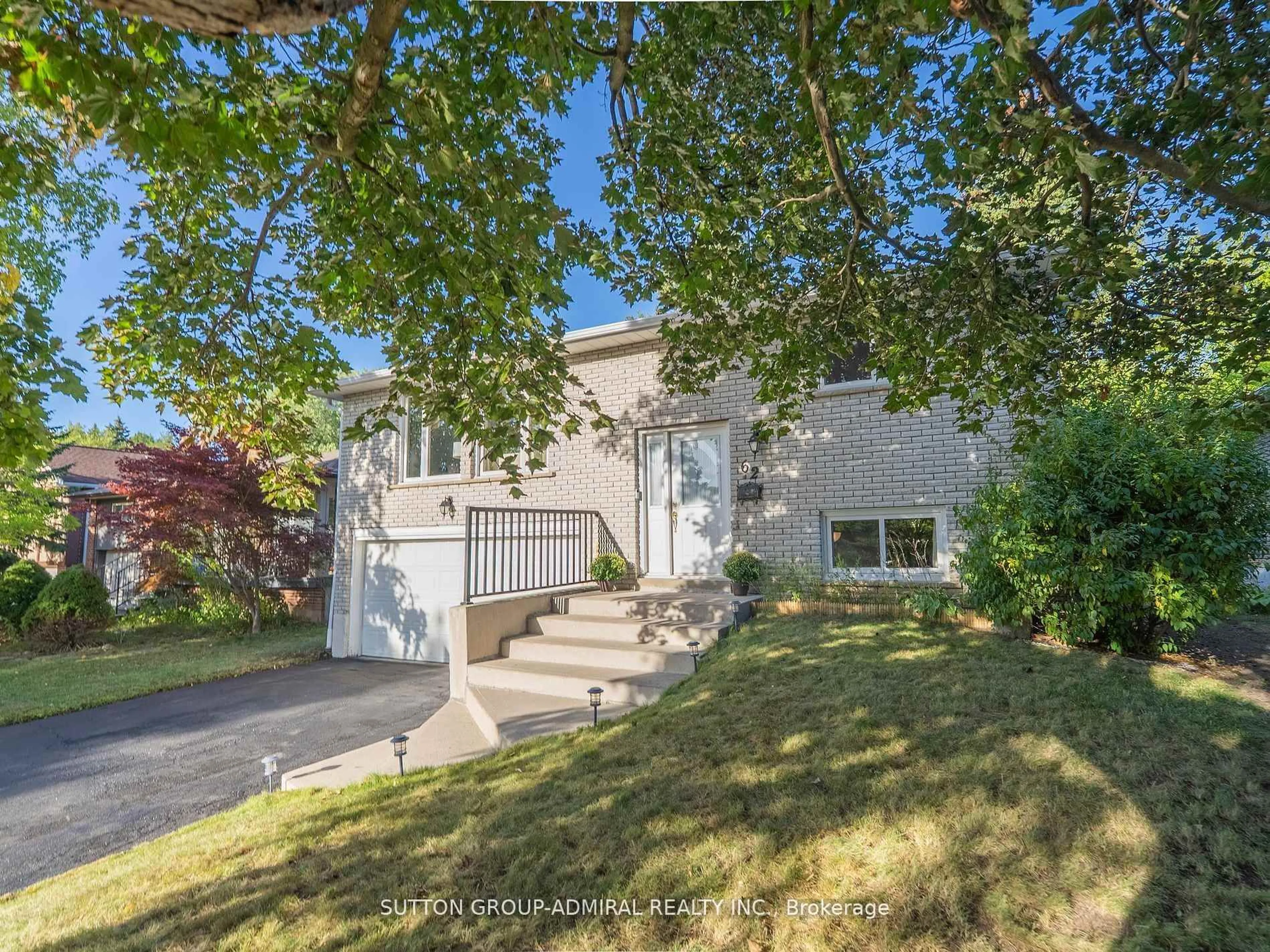 A pic from outside/outdoor area/front of a property/back of a property/a pic from drone, street for 62 Shieldmark Cres, Markham Ontario L3T 3T5