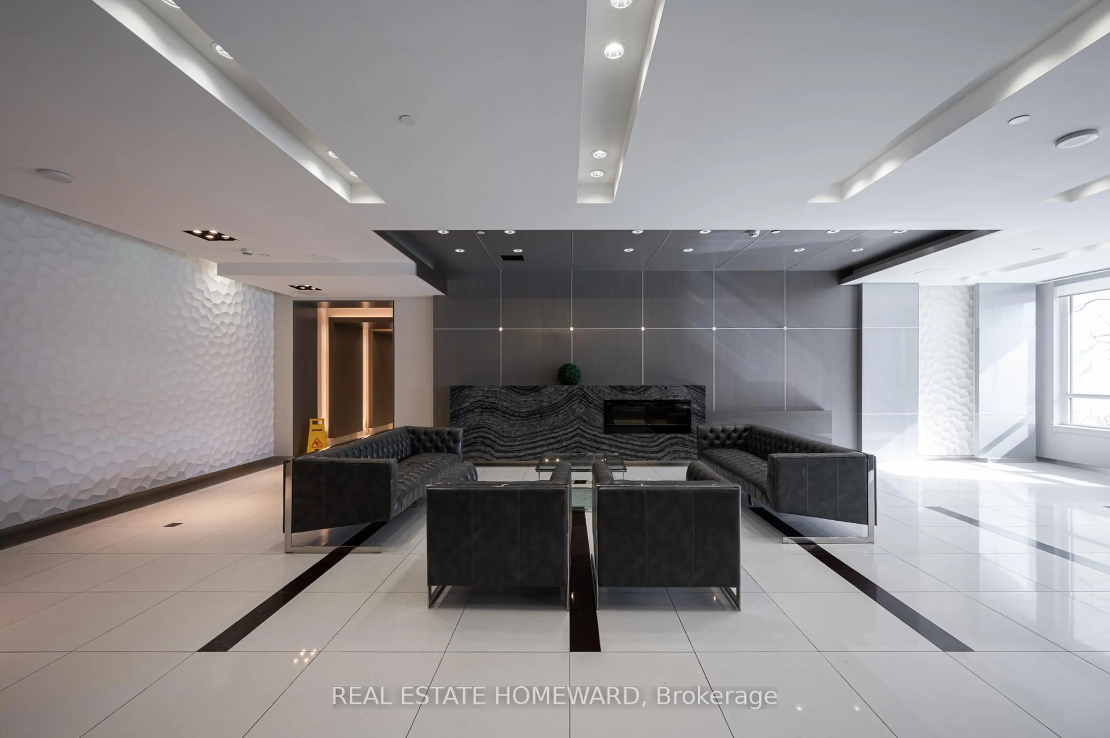 Lobby for 7165 Yonge St #402, Markham Ontario L3T 0C9