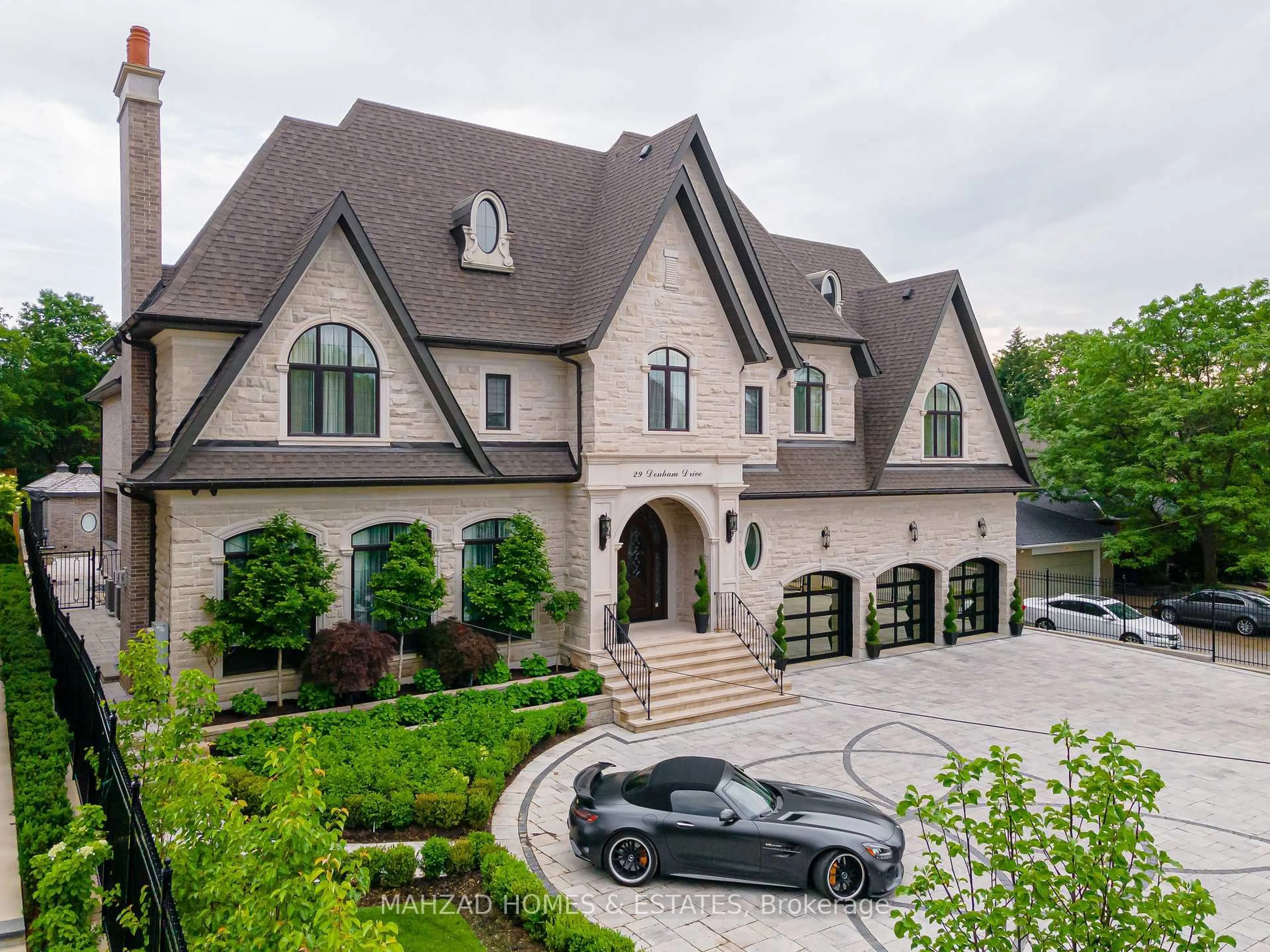 Home with brick exterior material, street for 29 Denham Dr, Richmond Hill Ontario L4C 6H6