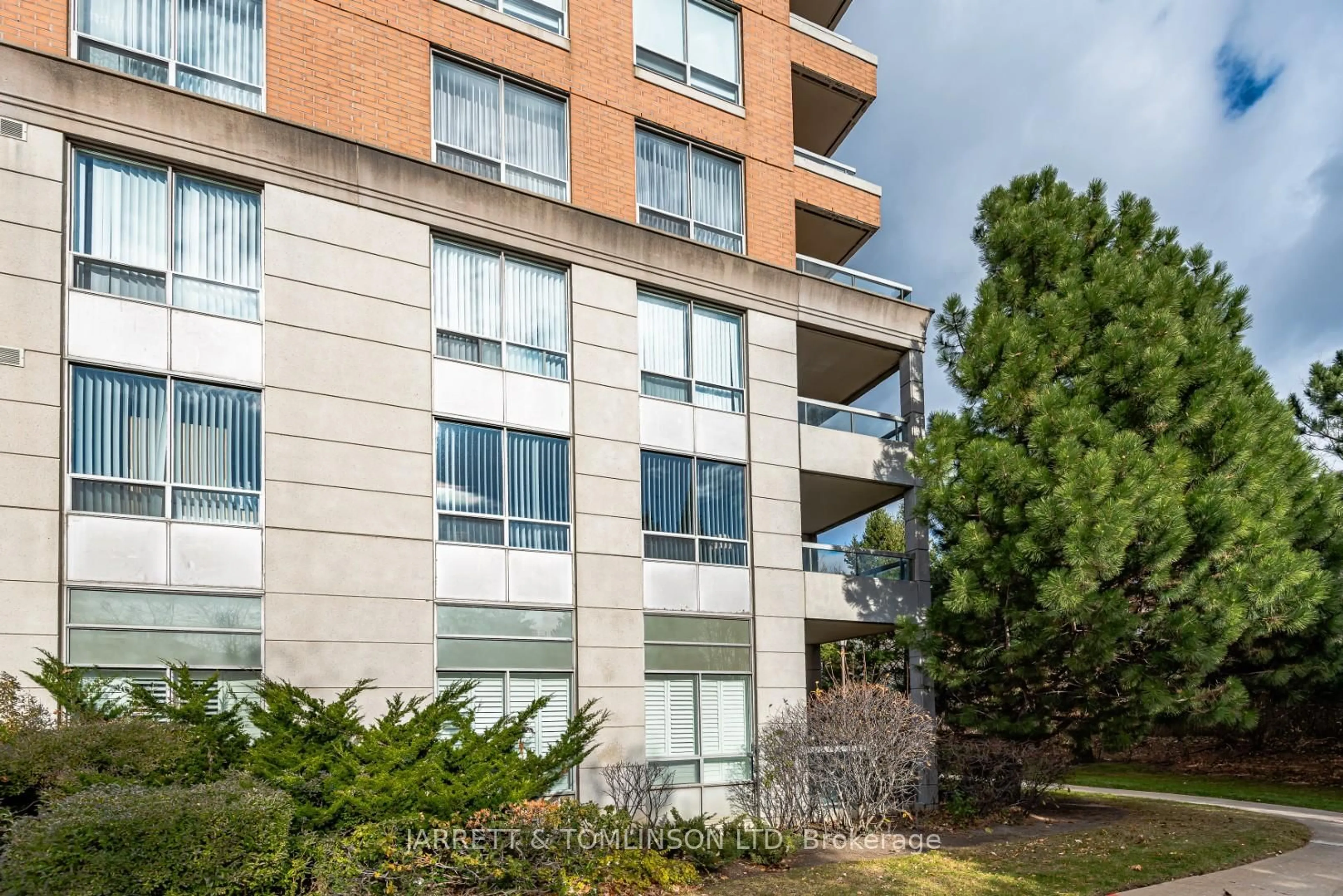 Unknown for 29 Northern Heights Dr #205, Richmond Hill Ontario L4B 4L8