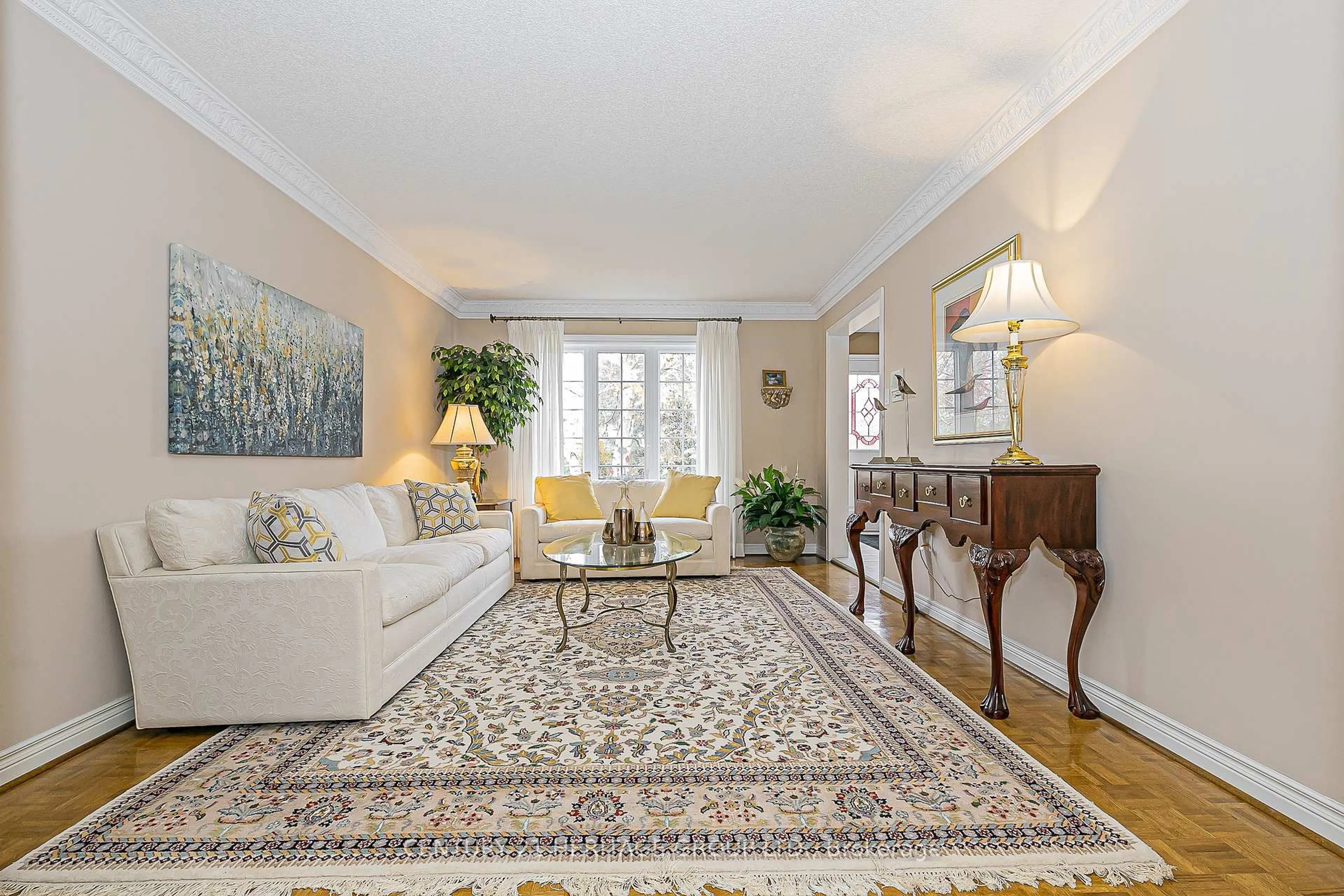 Living room with furniture, carpet floor for 668 Chaleur Pl, Newmarket Ontario L3X 1L6