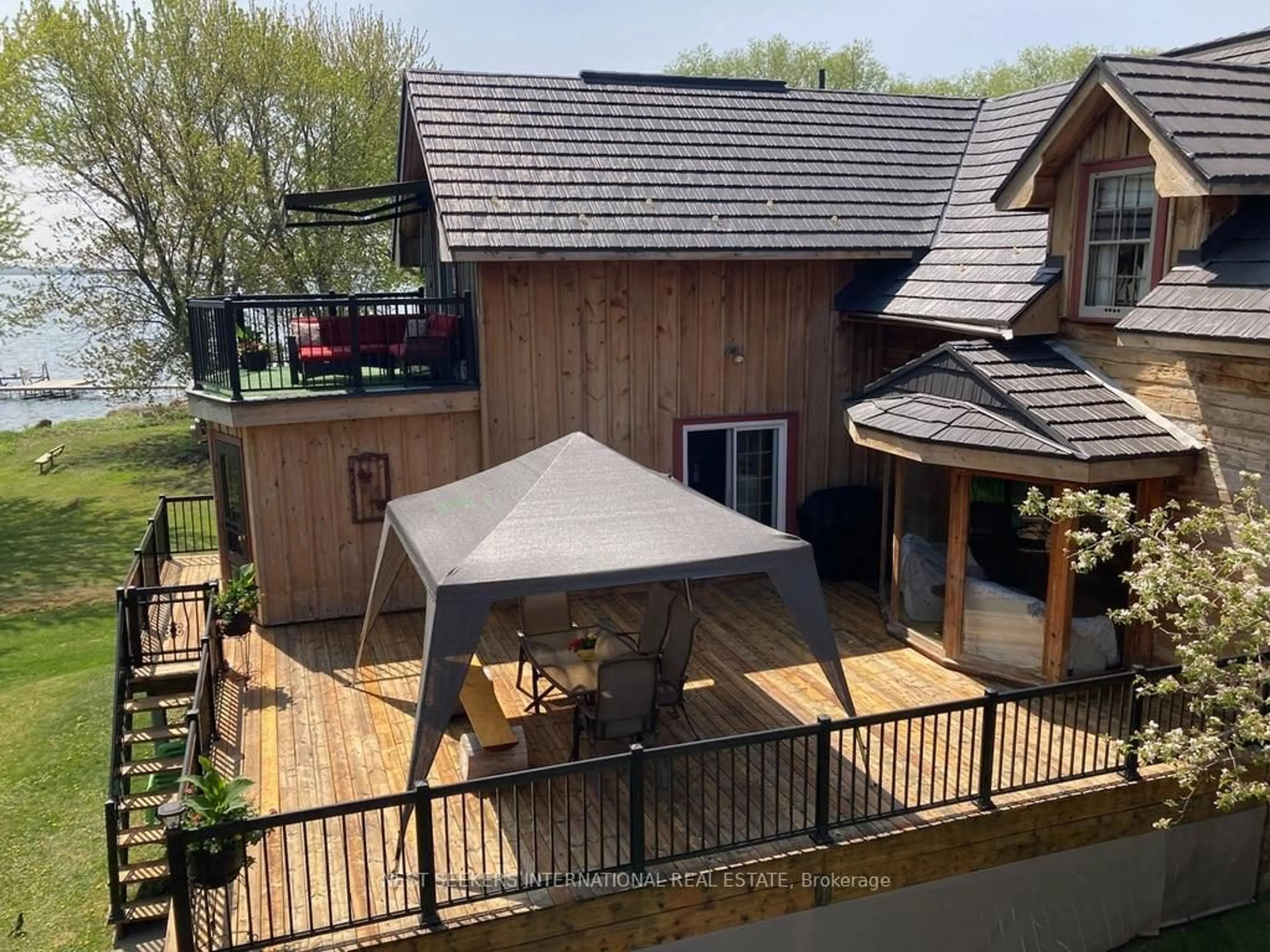 A pic from outside/outdoor area/front of a property/back of a property/a pic from drone, unknown for 219 Bayshore Rd, Innisfil Ontario L0L 1K0