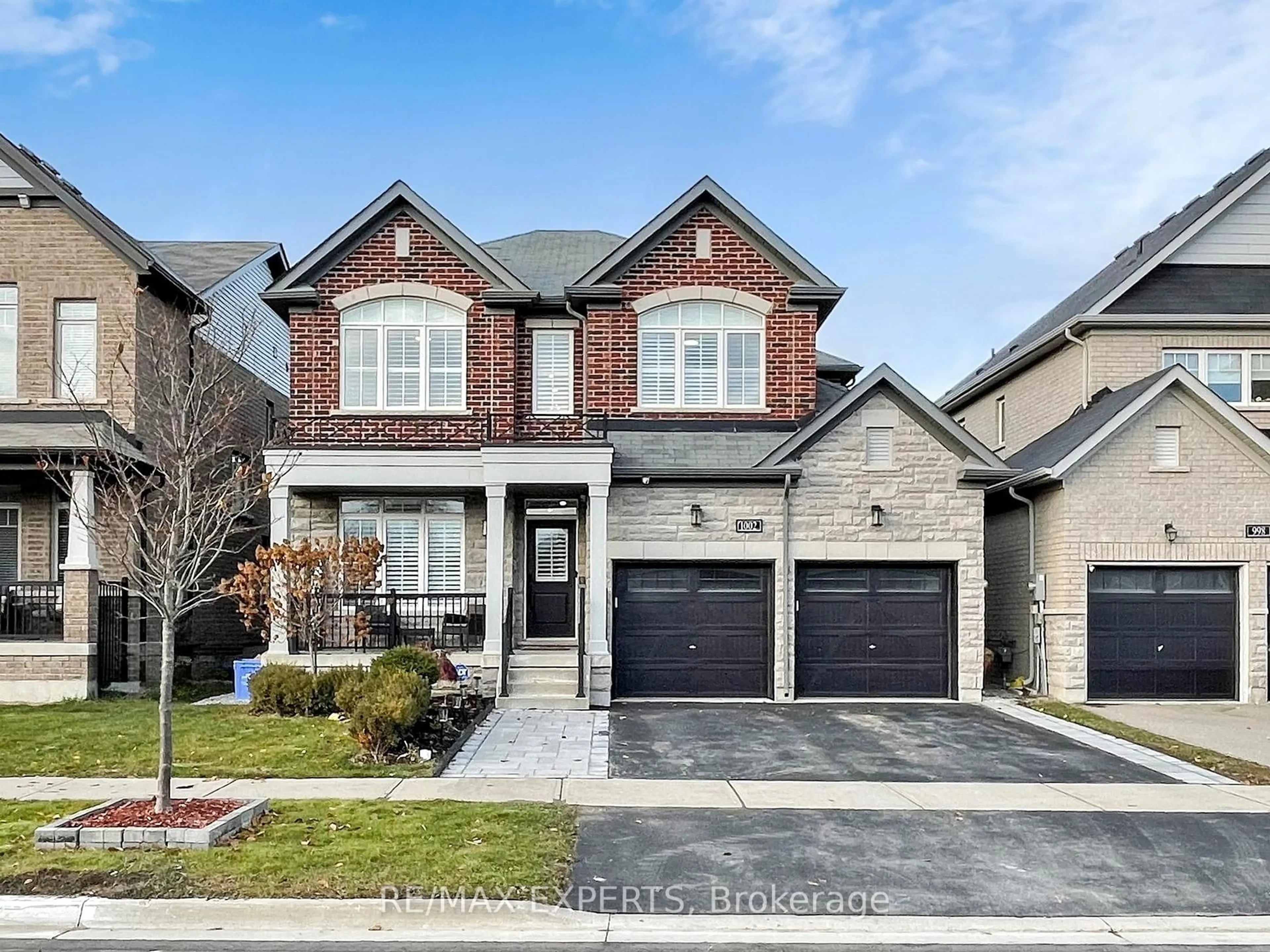 Home with brick exterior material, street for 1002 Cole St, Innisfil Ontario L9S 0J9