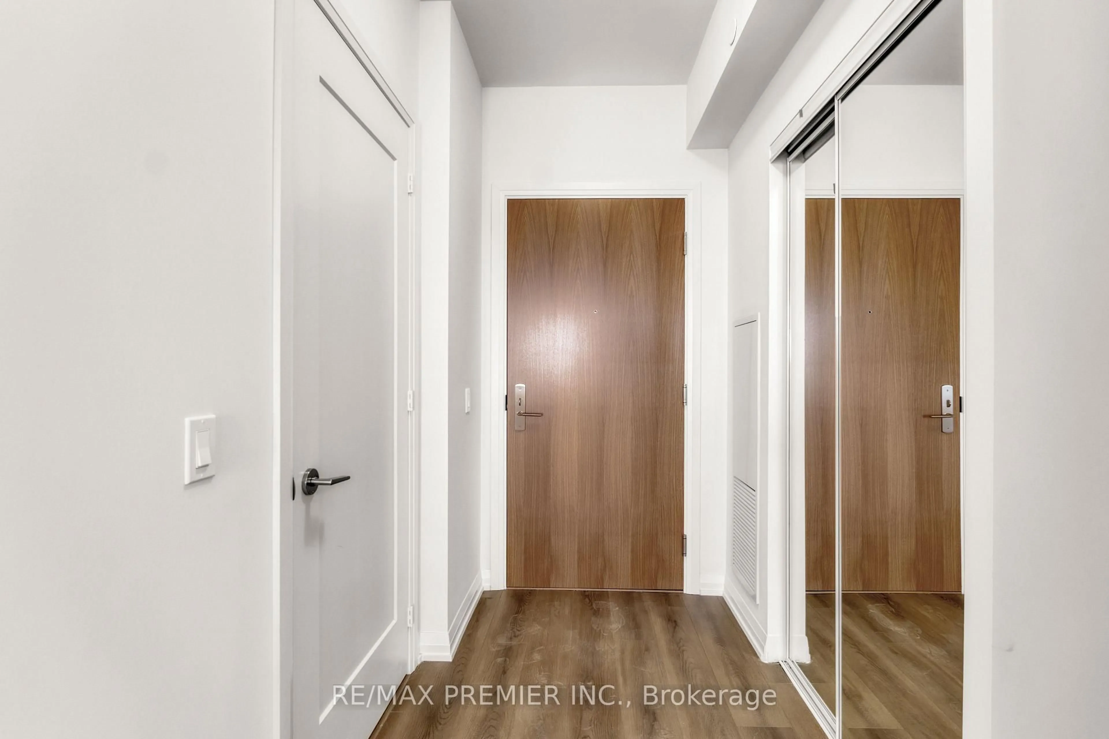 Indoor entryway for 8960 Jane St #409, Vaughan Ontario L4K 0M6