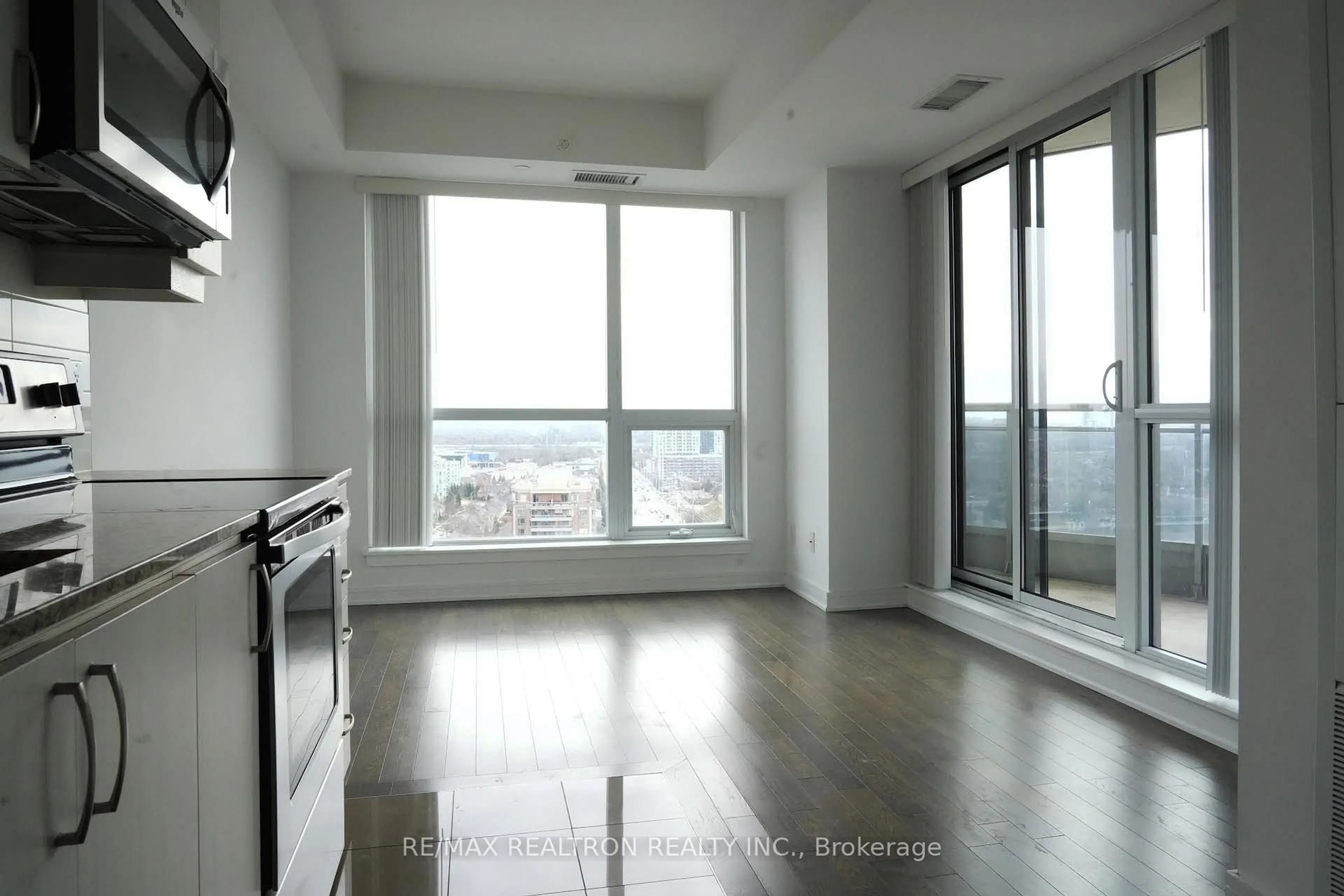 A pic of a room for 9201 Yonge St #2009, Richmond Hill Ontario L4C 6Z2