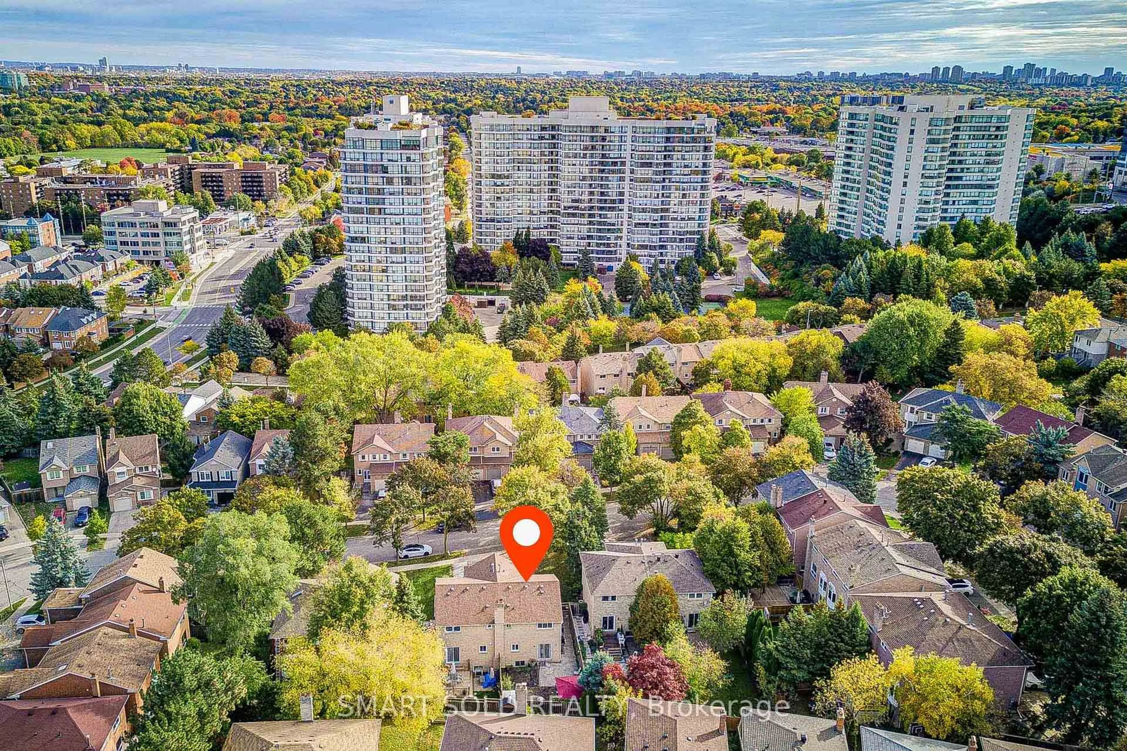 A pic from outside/outdoor area/front of a property/back of a property/a pic from drone, city buildings view from balcony for 47 Colleen St, Vaughan Ontario L4J 5H1