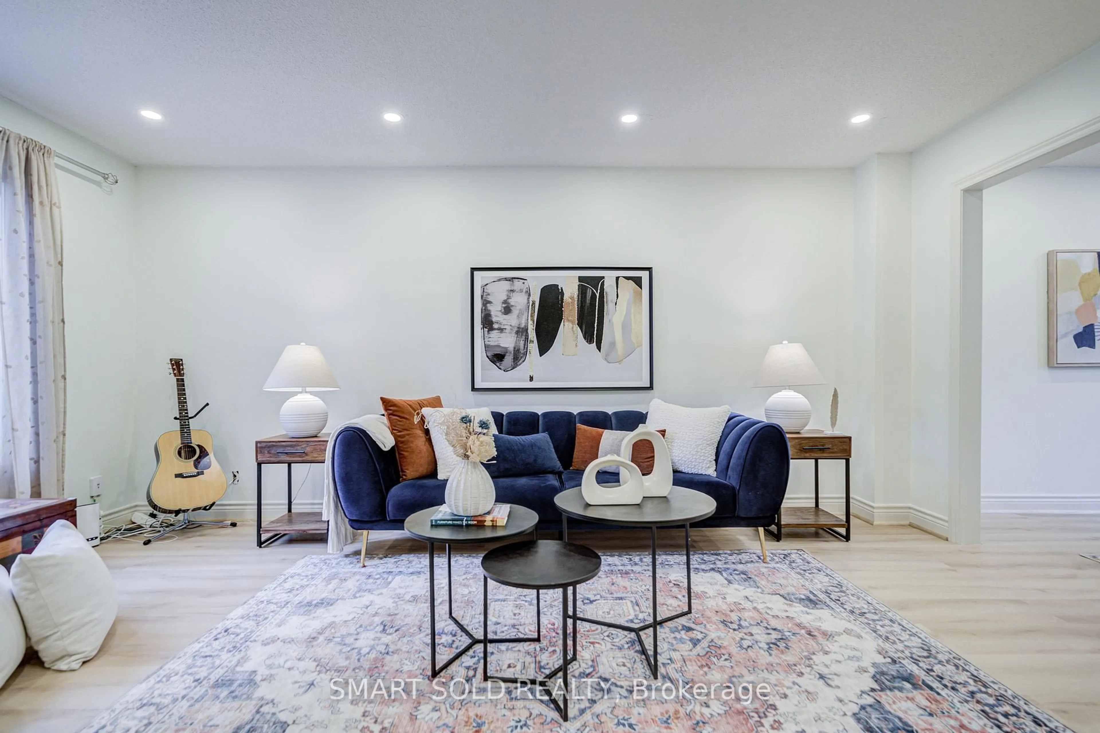 Living room with furniture, unknown for 47 Colleen St, Vaughan Ontario L4J 5H1